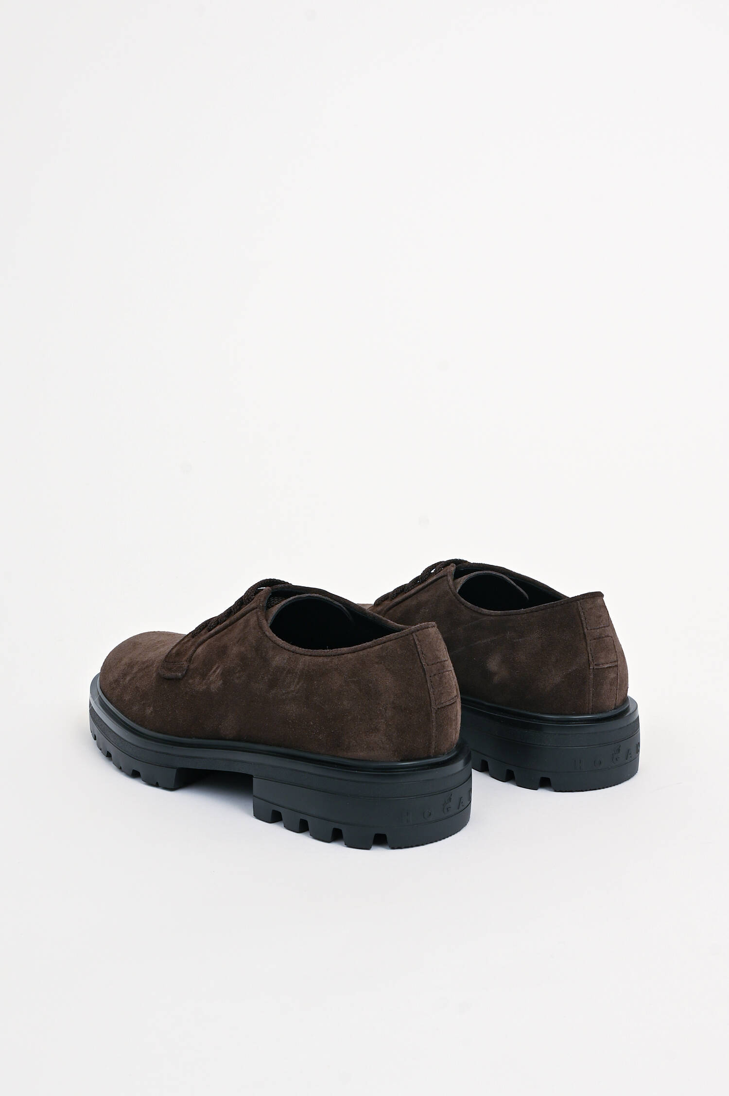 Oxford-Schuhe aus Veloursleder in Braun Oxford-Schuhe aus Veloursleder in Braun