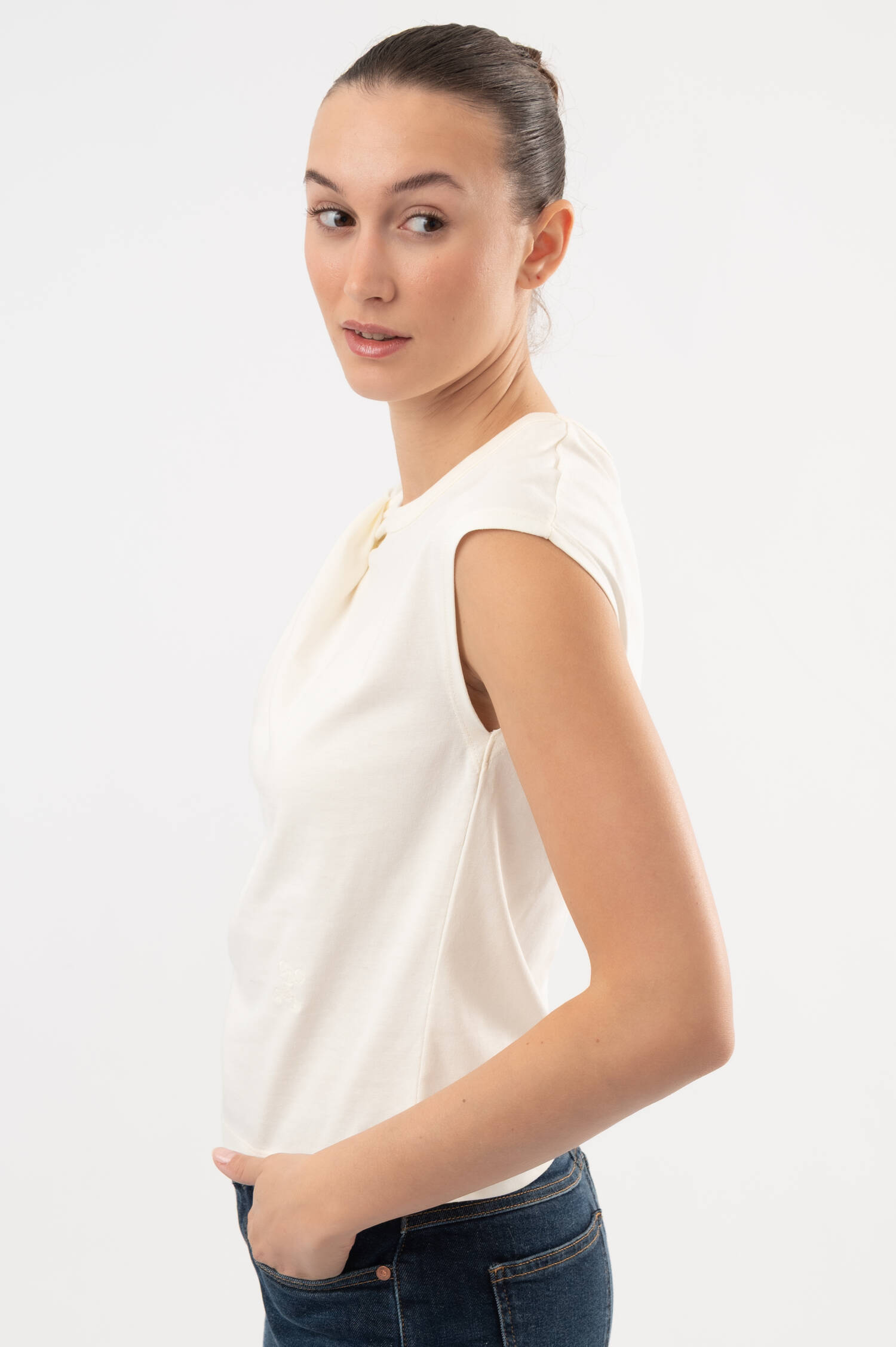 T-Shirt mit Knoten-Verzierung in Beige T-Shirt mit Knoten-Verzierung in Beige