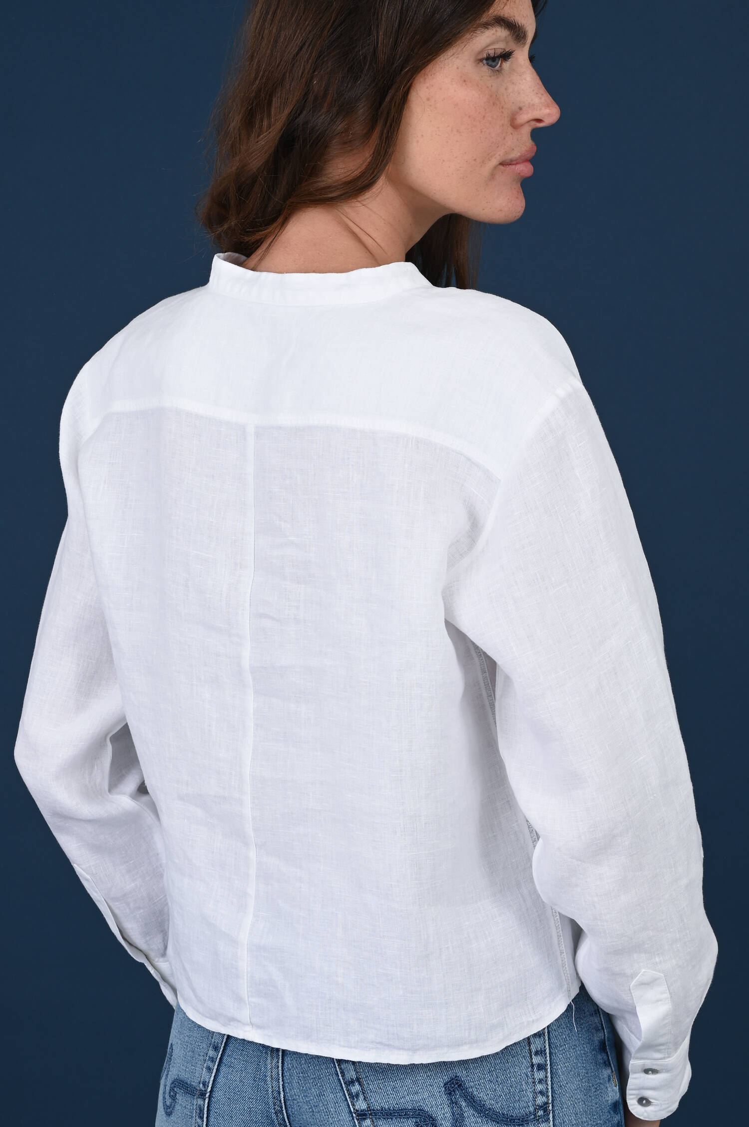 Leinenbluse mit Schleifen in Weiß