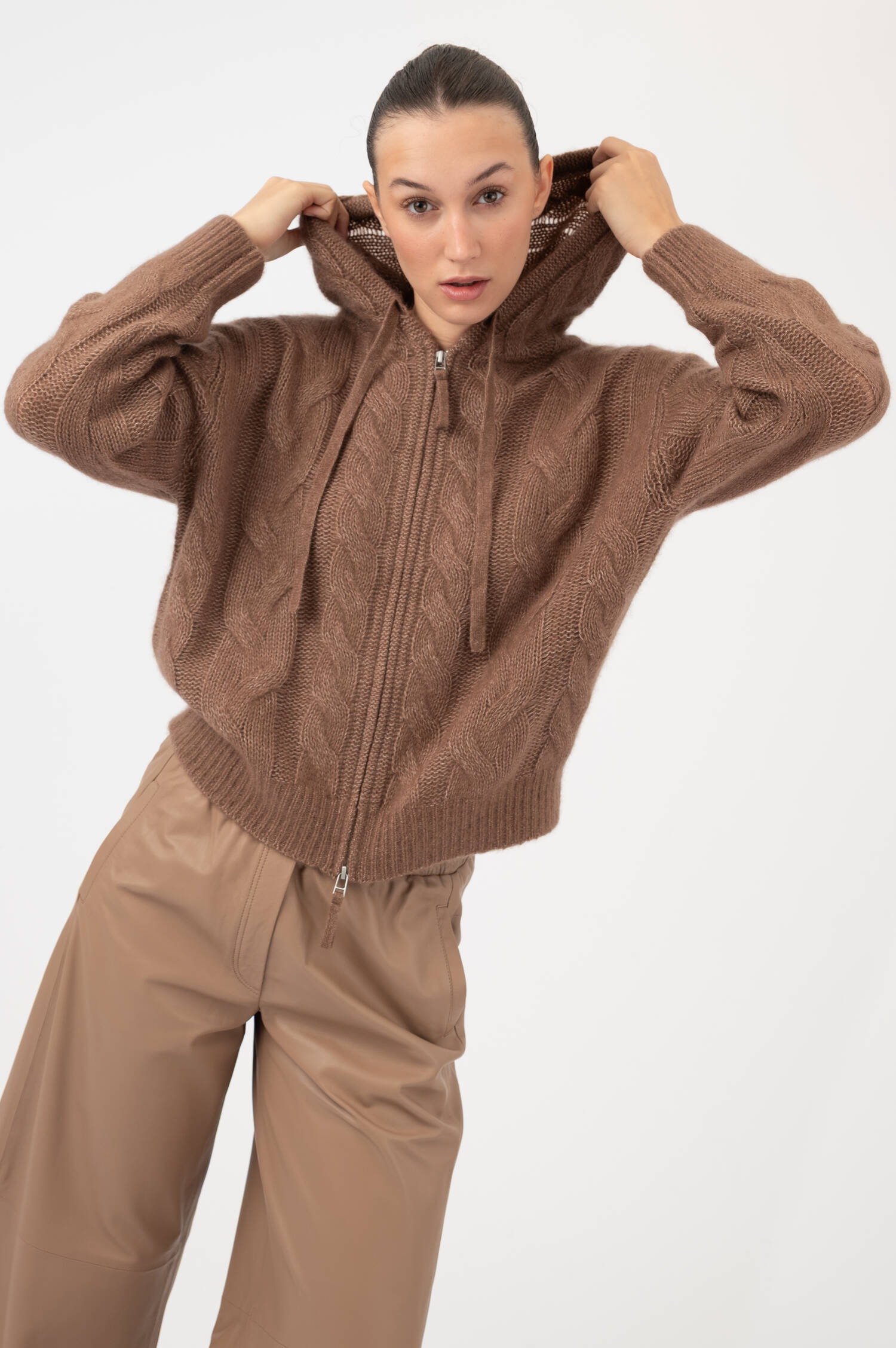 Cashmere-Mix-Zopfstrick-Hoodie in Braun Cashmere-Mix-Zopfstrick-Hoodie in Braun