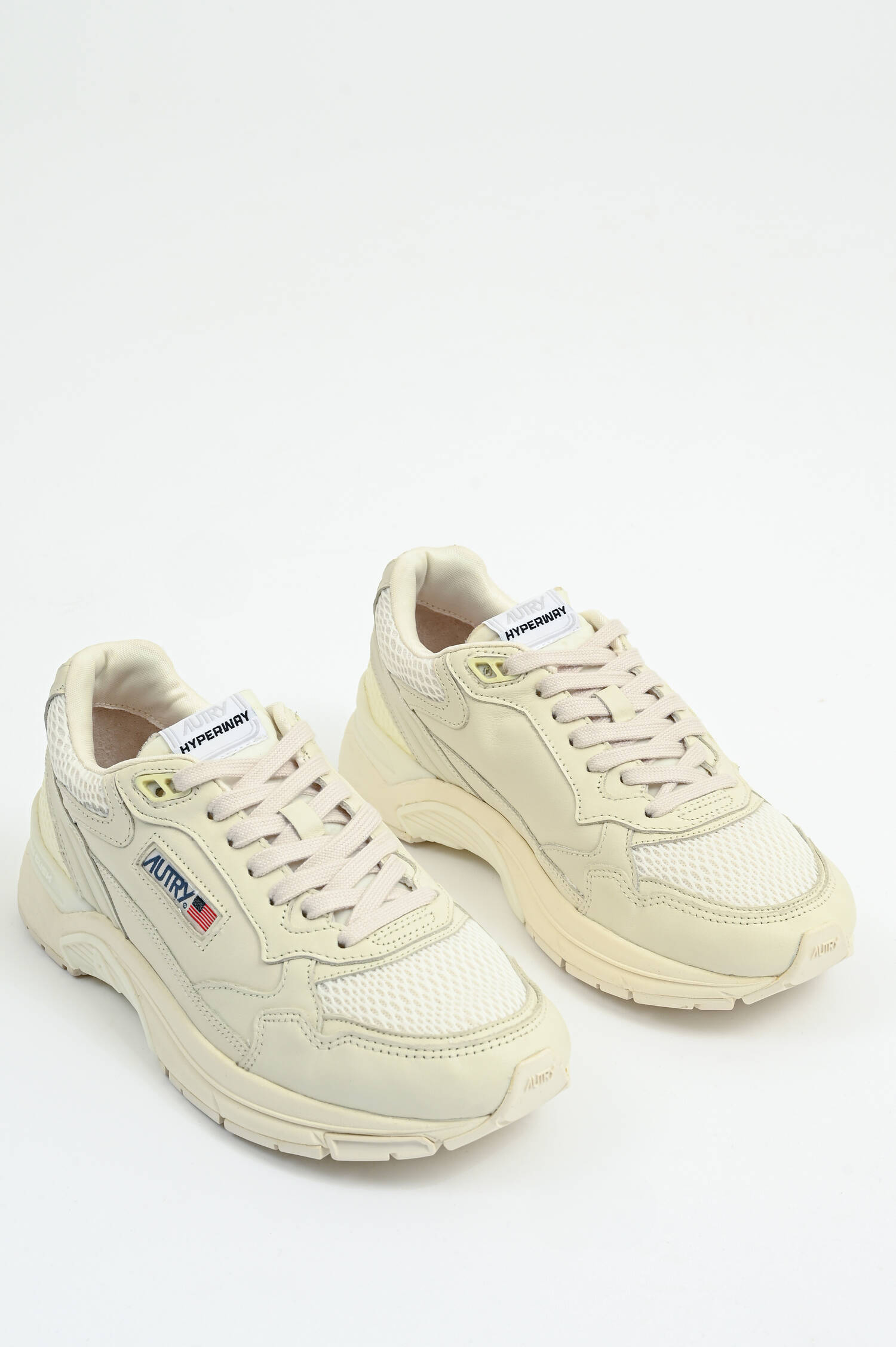 Sneaker HYPERWAY LOW in Creme/Off White