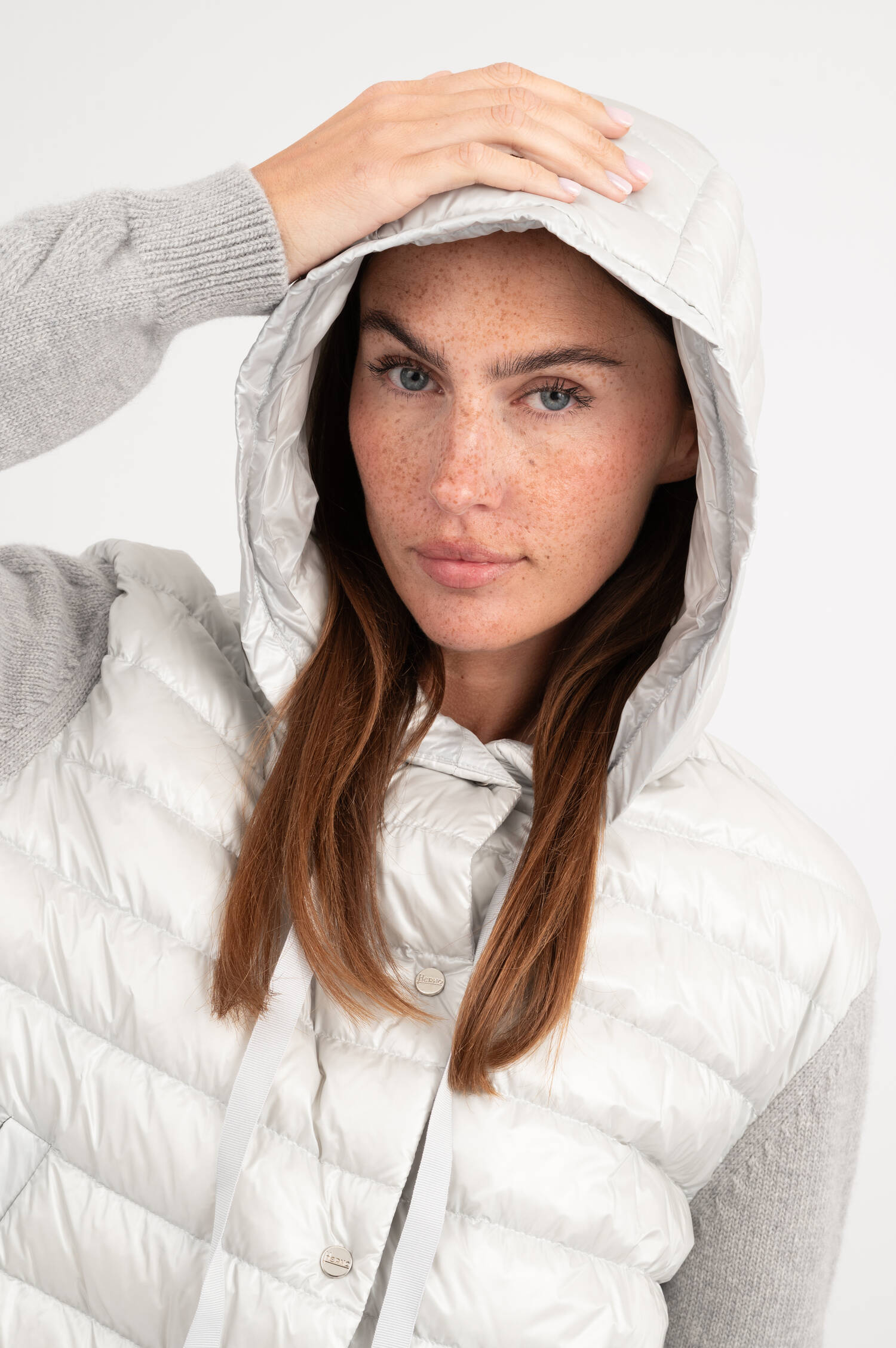 Kurze Hybridjacke in Hellgrau
