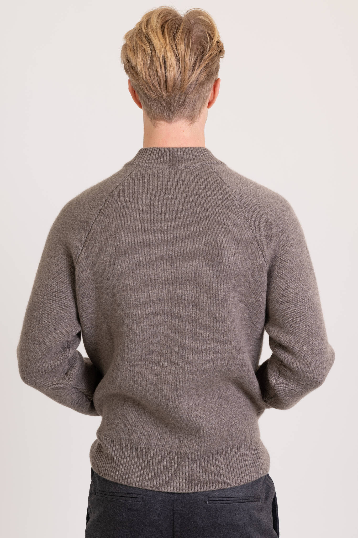 Strickjacke FIONN in Taupe