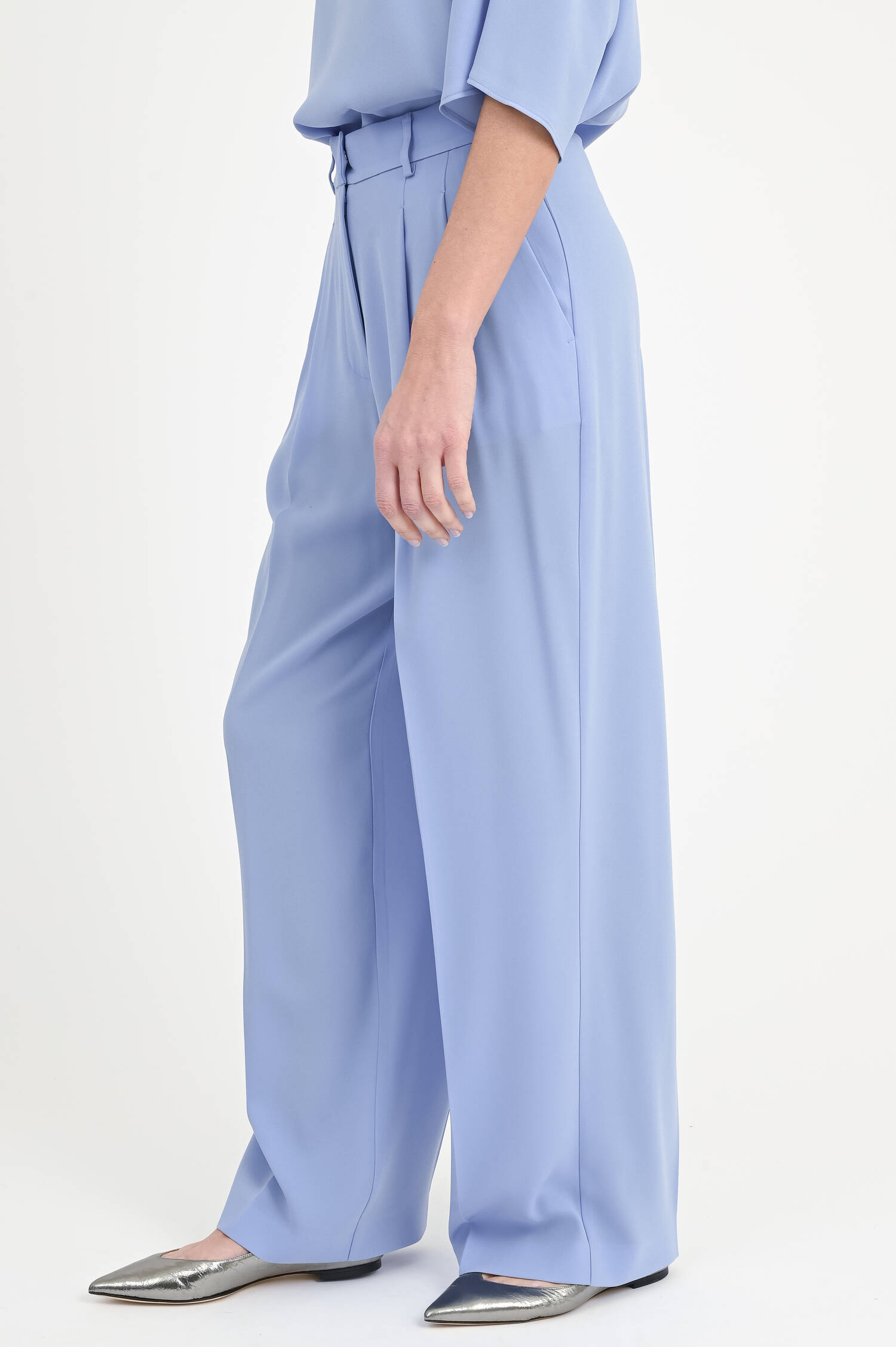 Wide-Leg Hose mit Bundfalten in Hellblau Wide-Leg Hose mit Bundfalten in Hellblau