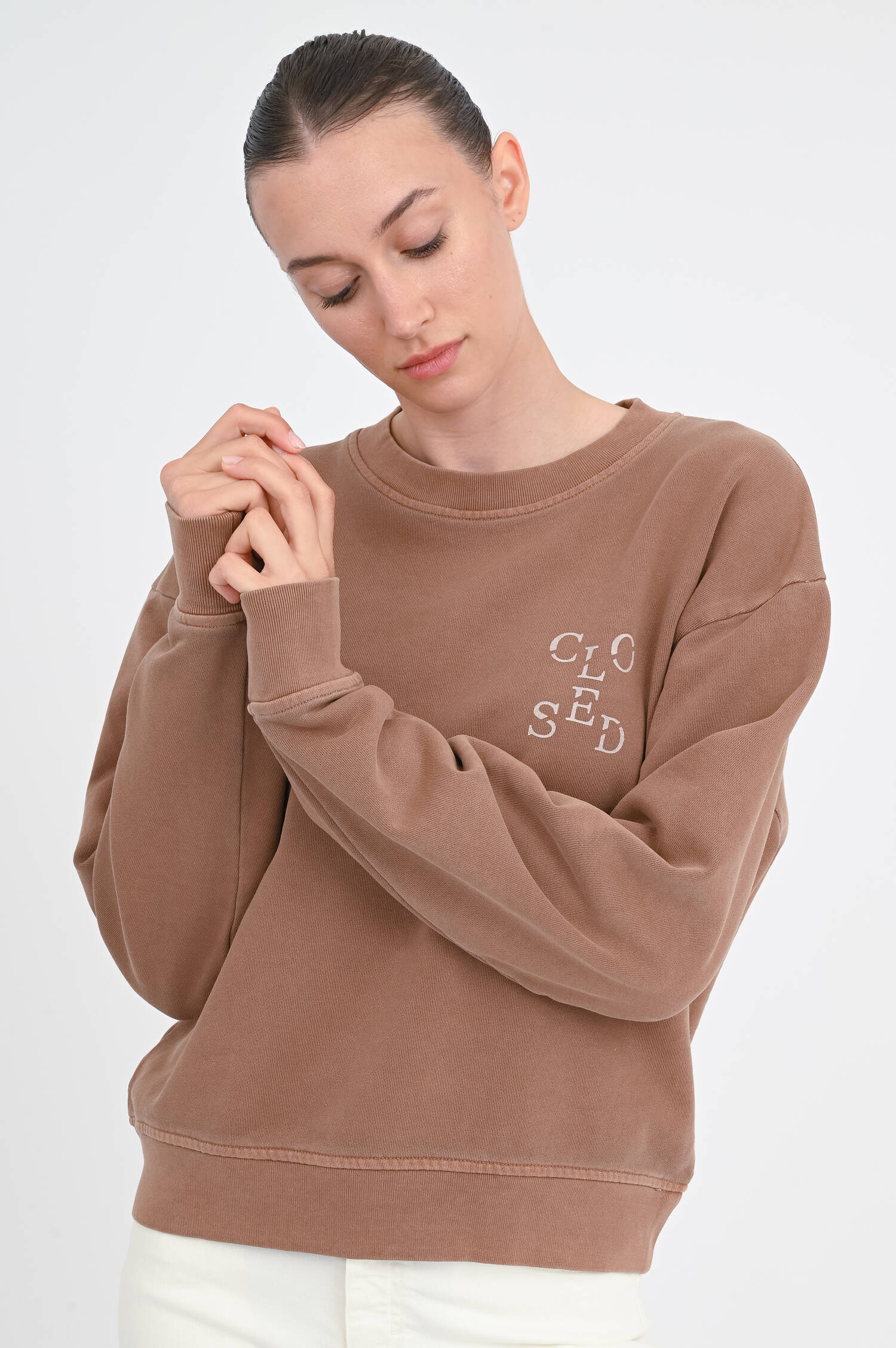 Sweatshirt mit Closed-Print in Mocha Brown Sweatshirt mit Closed-Print in Mocha Brown