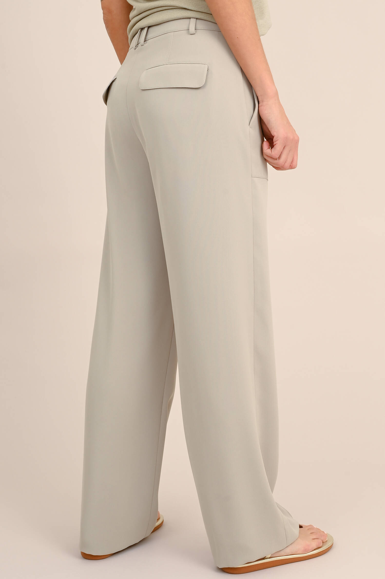 Weite Hose im Utility-Look in Taupe