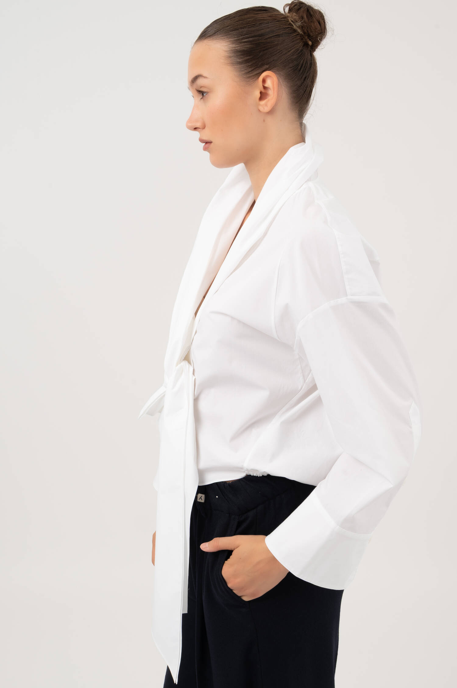 Popelin Bluse mit Knoten in Weiß