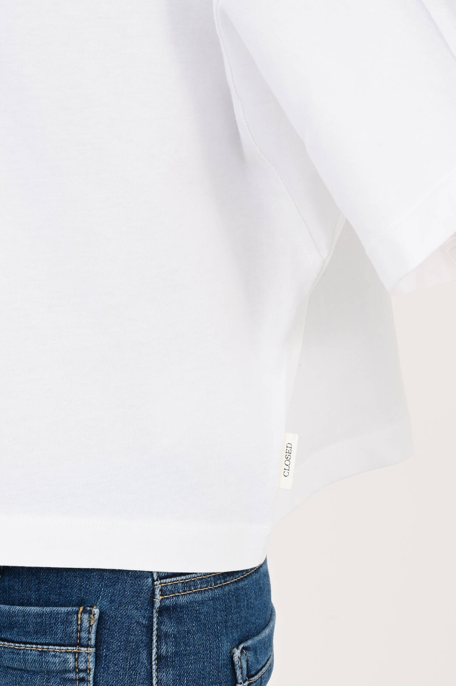 Oversized T-Shirt mit verkürzter Passform in Weiß Oversized T-Shirt mit verkürzter Passform in Weiß