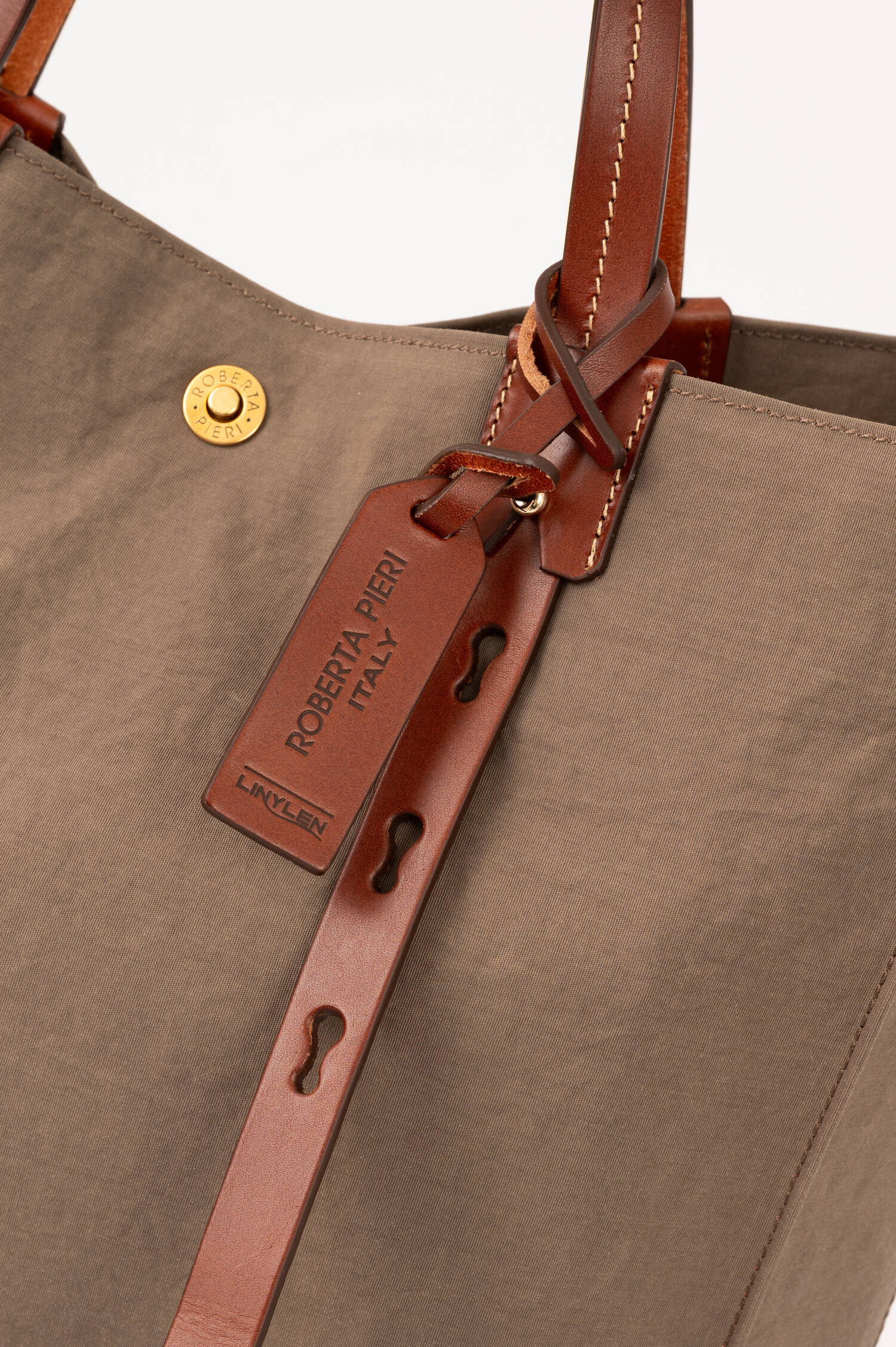 Tasche EDGE TOTE 42 in Taupe