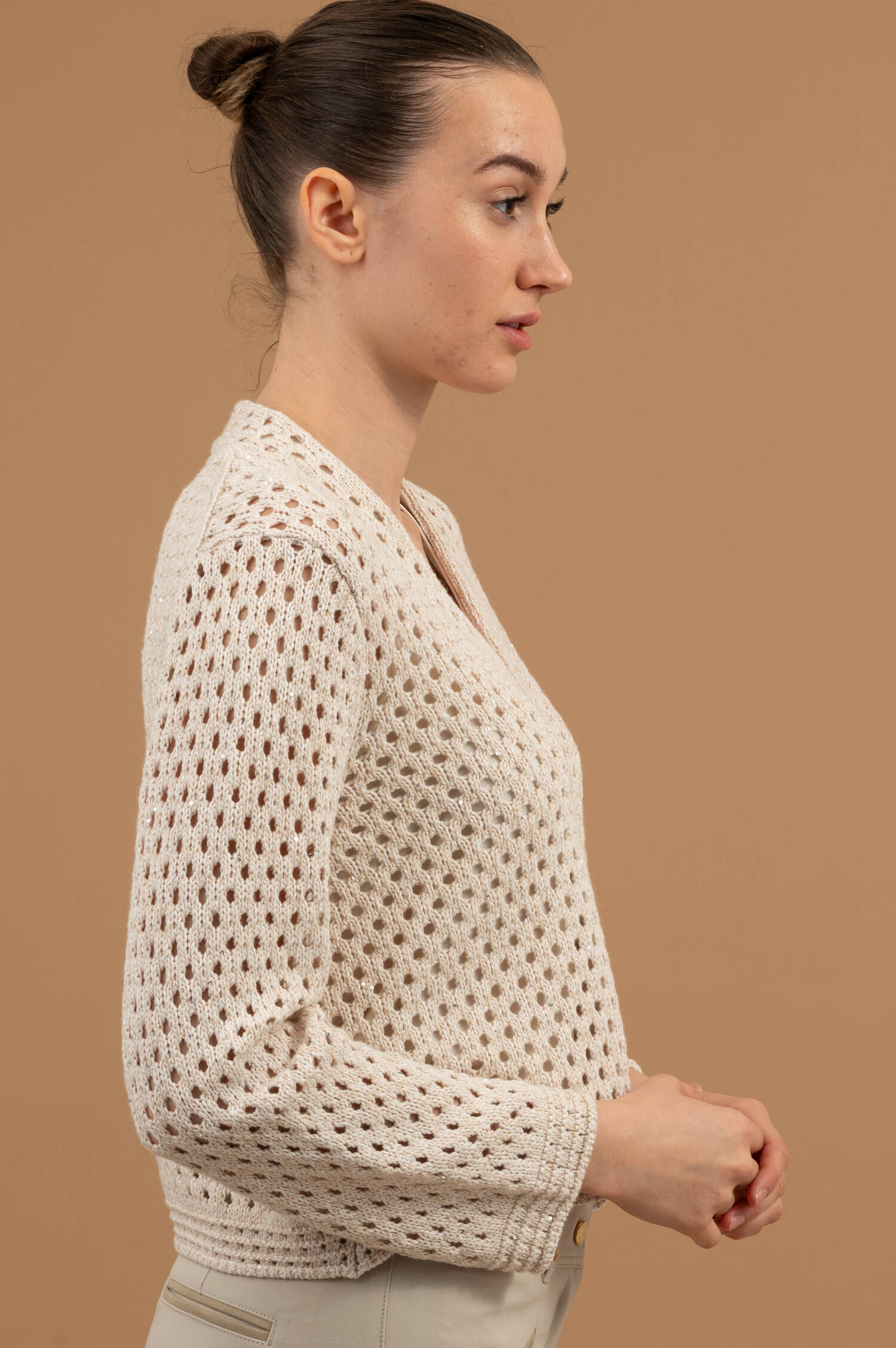 Lochstrickweste mit Pailletten in Beige