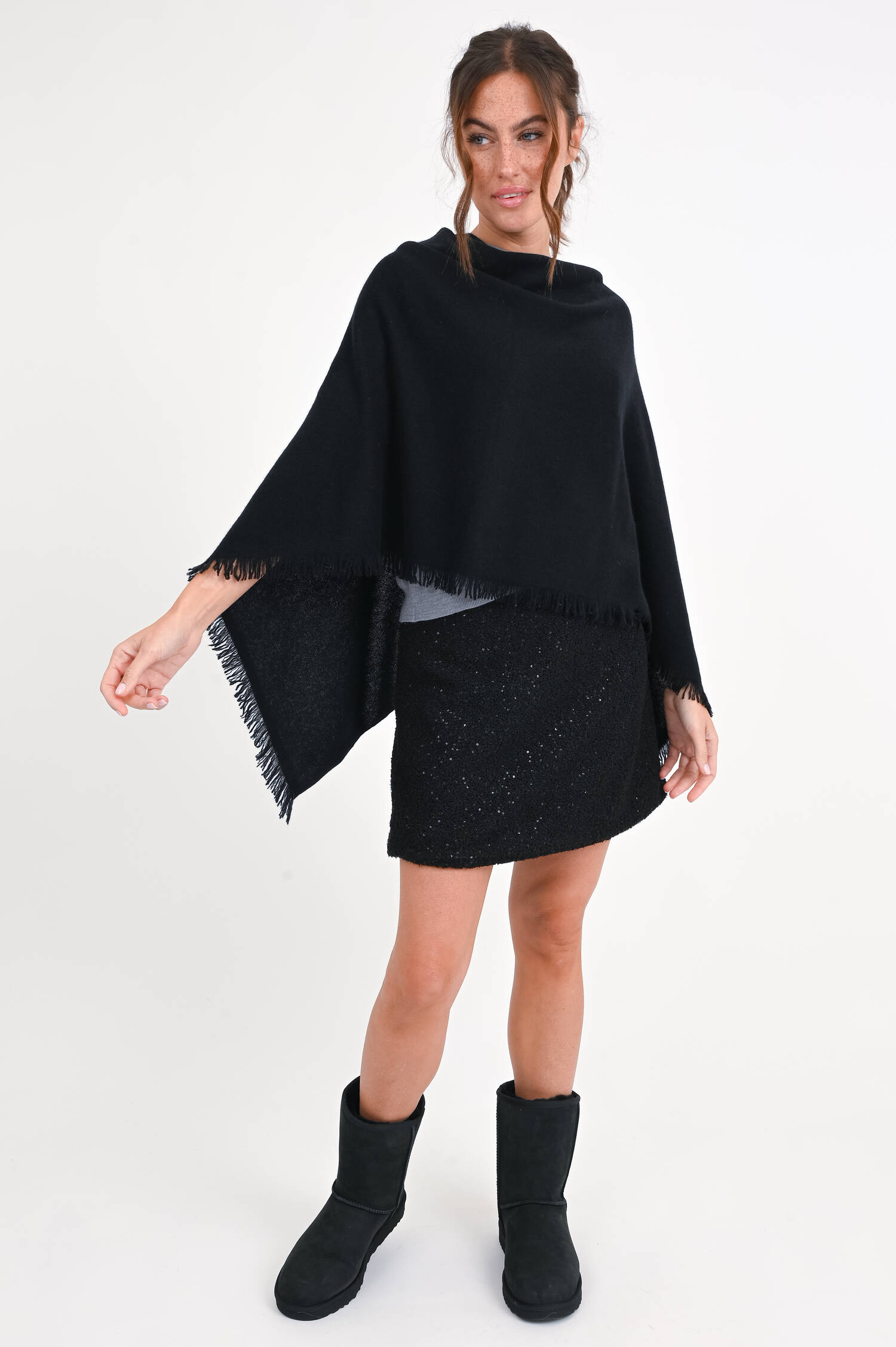 Cashmere Poncho in Schwarz Cashmere Poncho in Schwarz
