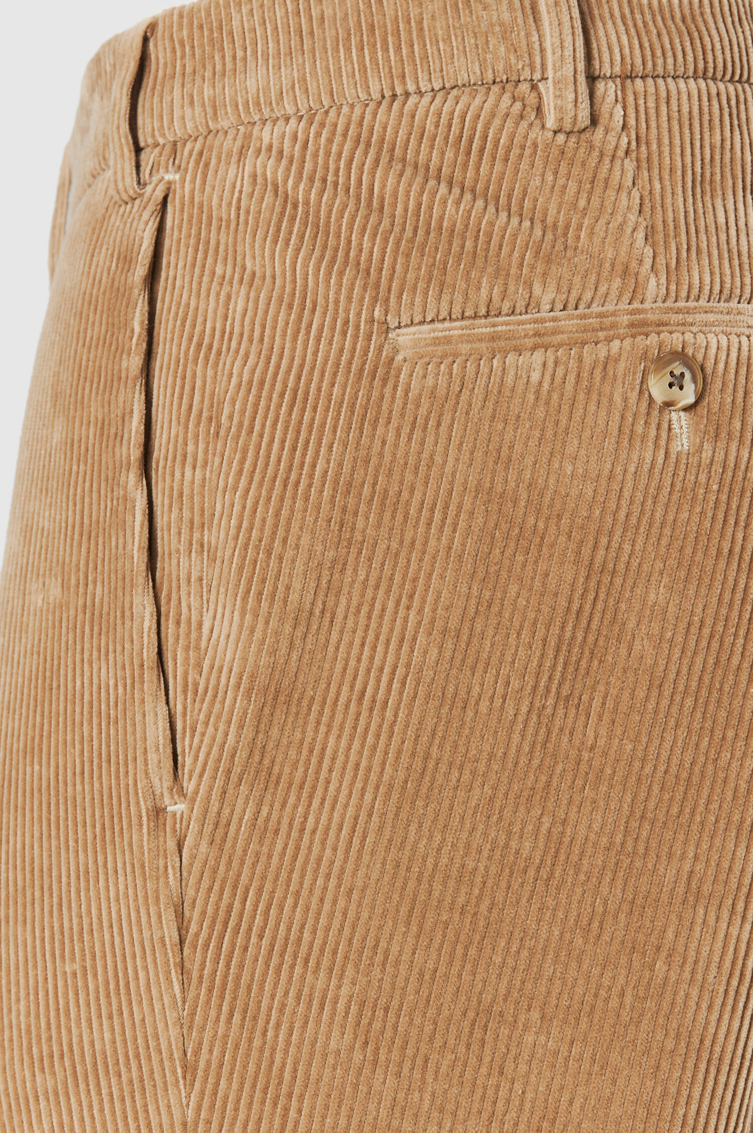 Slim-Fit Cord-Chino in Beige