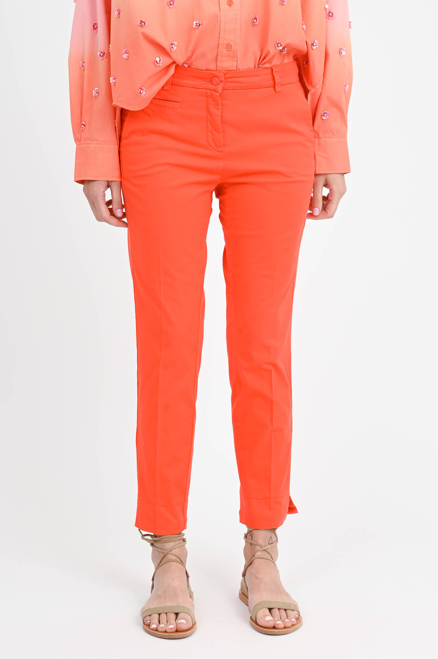  Chino STELLA in Volcano Red