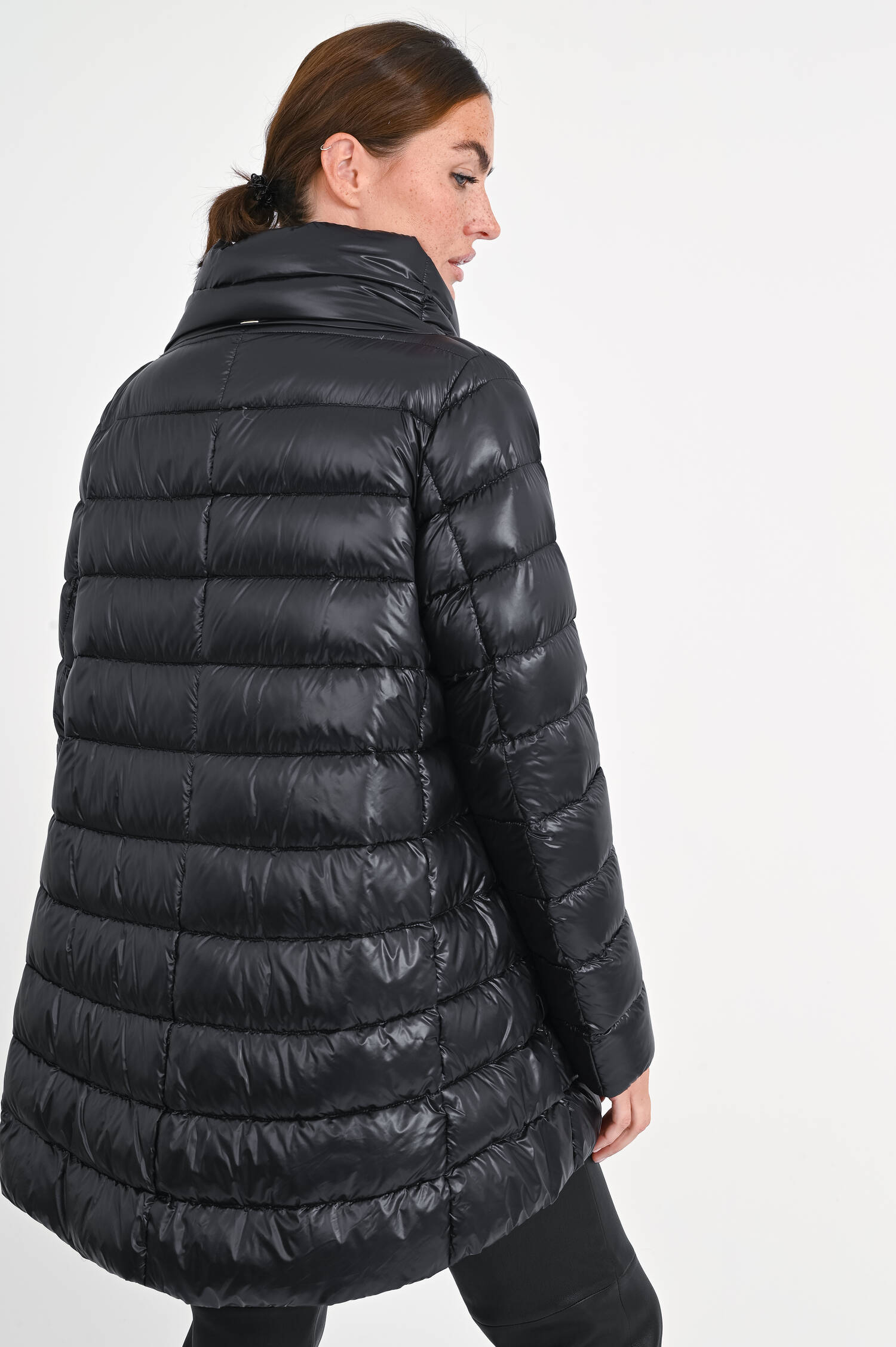Daunenmantel AMELIA in Schwarz Daunenmantel AMELIA in Schwarz