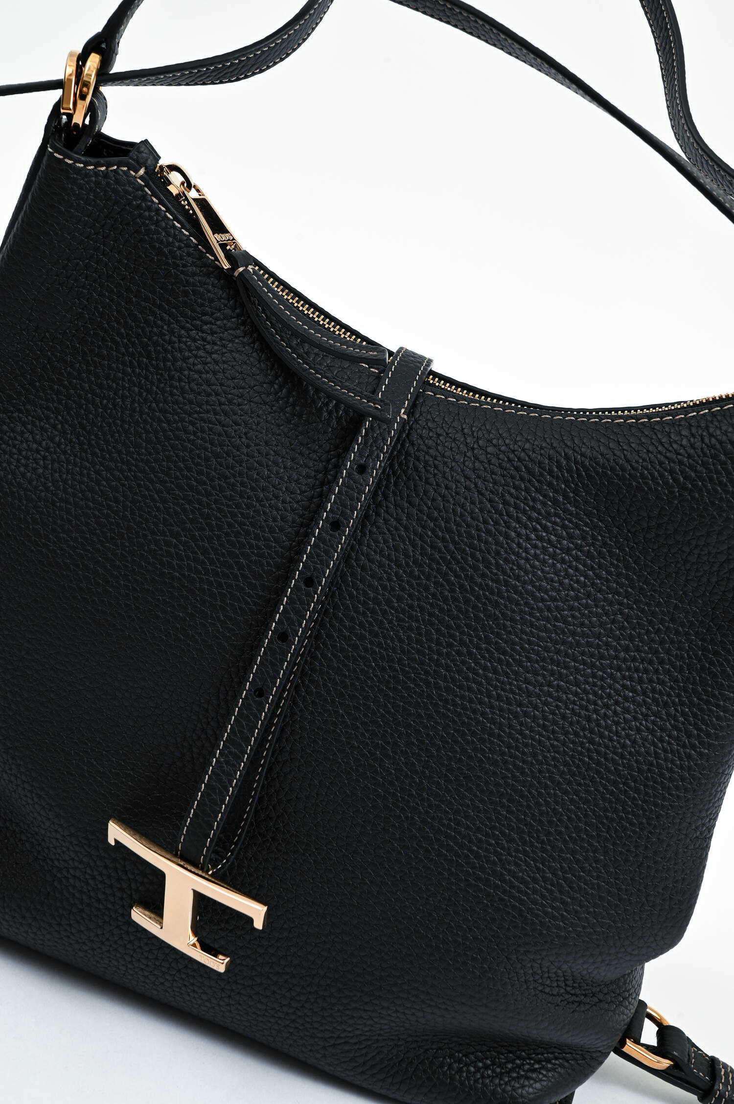 Tasche/Rucksack aus genarbtem Leder in Schwarz Tasche/Rucksack aus genarbtem Leder in Schwarz