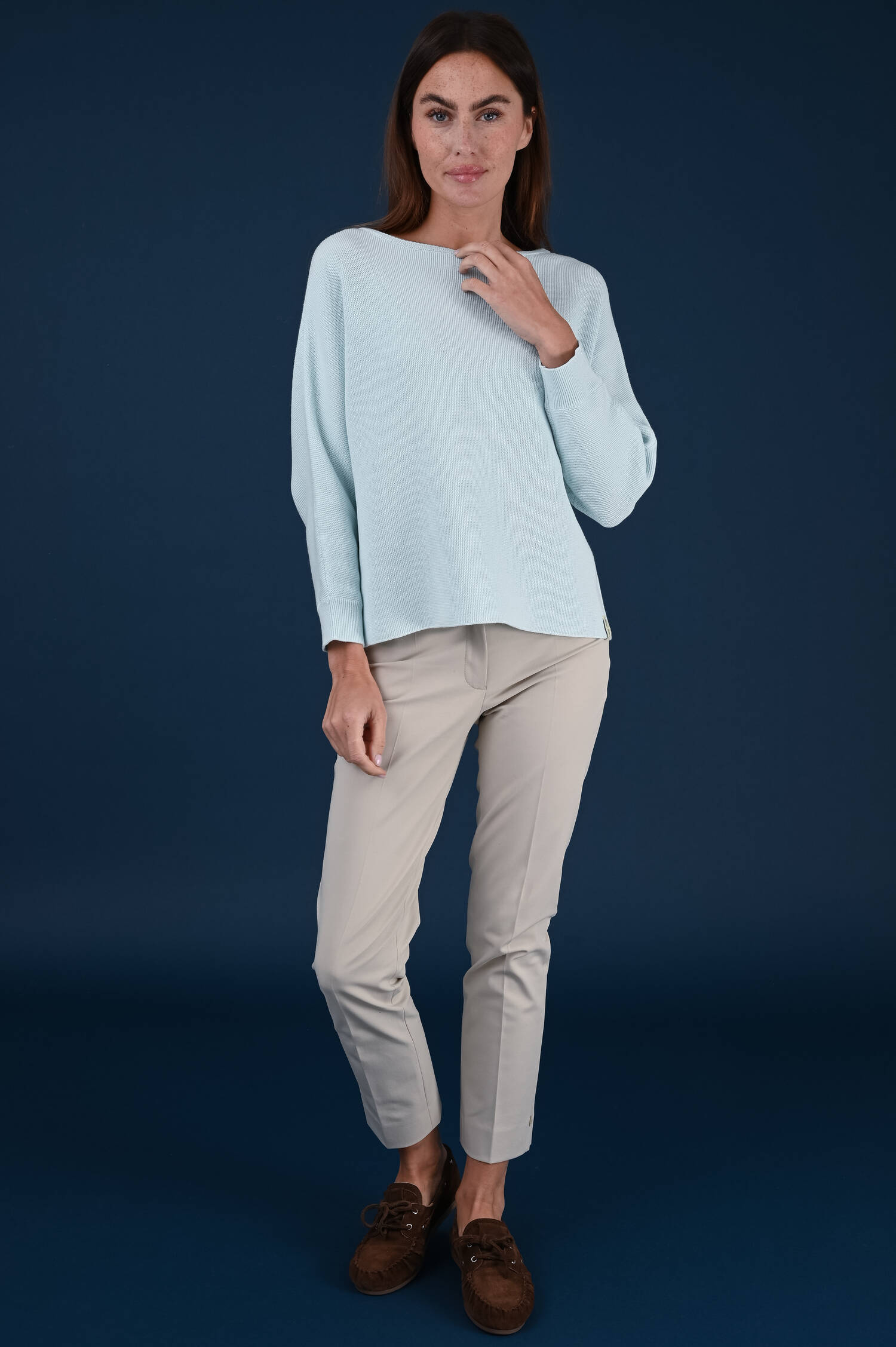 Strickpullover mit U-Boot Ausschnitt in Waveblau