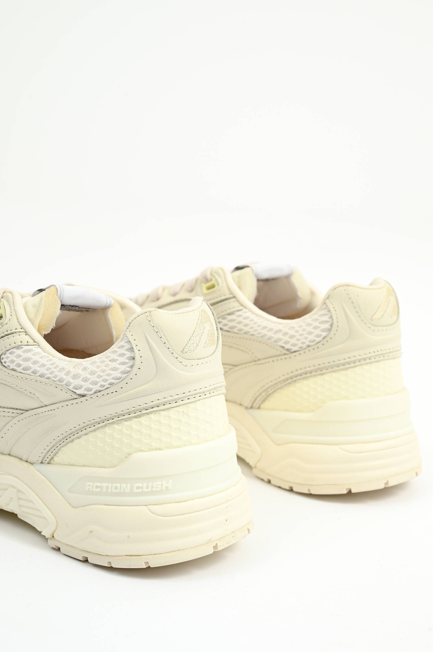 Sneaker HYPERWAY LOW in Creme/Off White