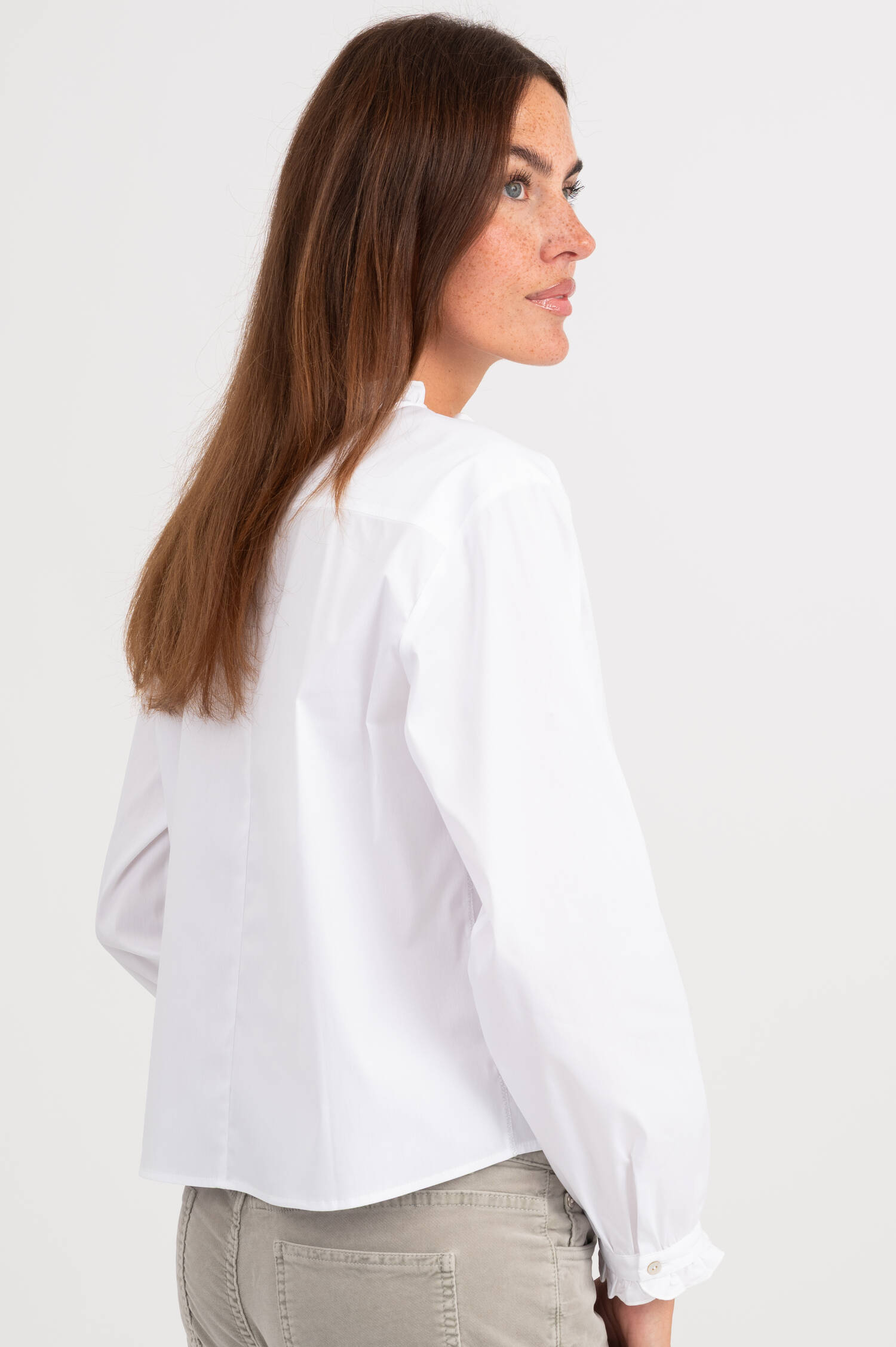 Bluse mit Rüschen-Details in Weiß Bluse mit Rüschen-Details in Weiß