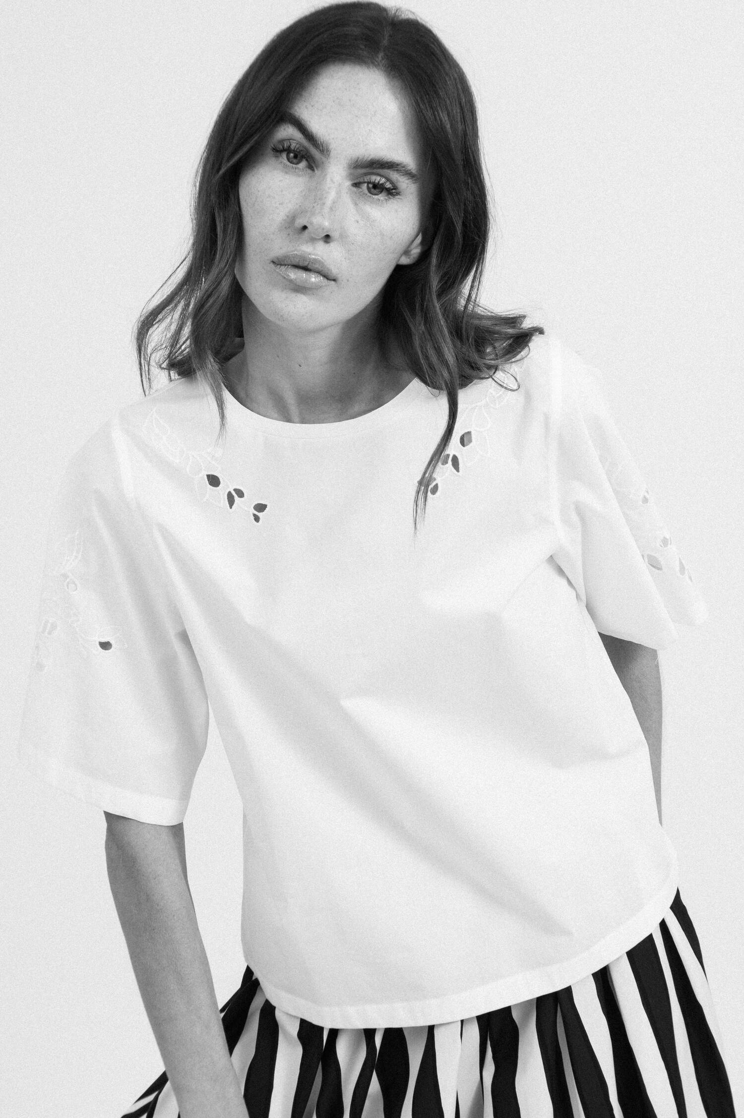 T-Shirt TARGA mit Broderie in Weiß