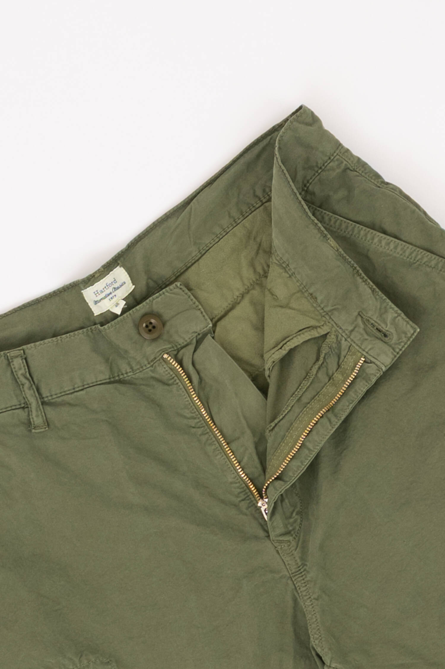 Bermuda Shorts in Oliv
