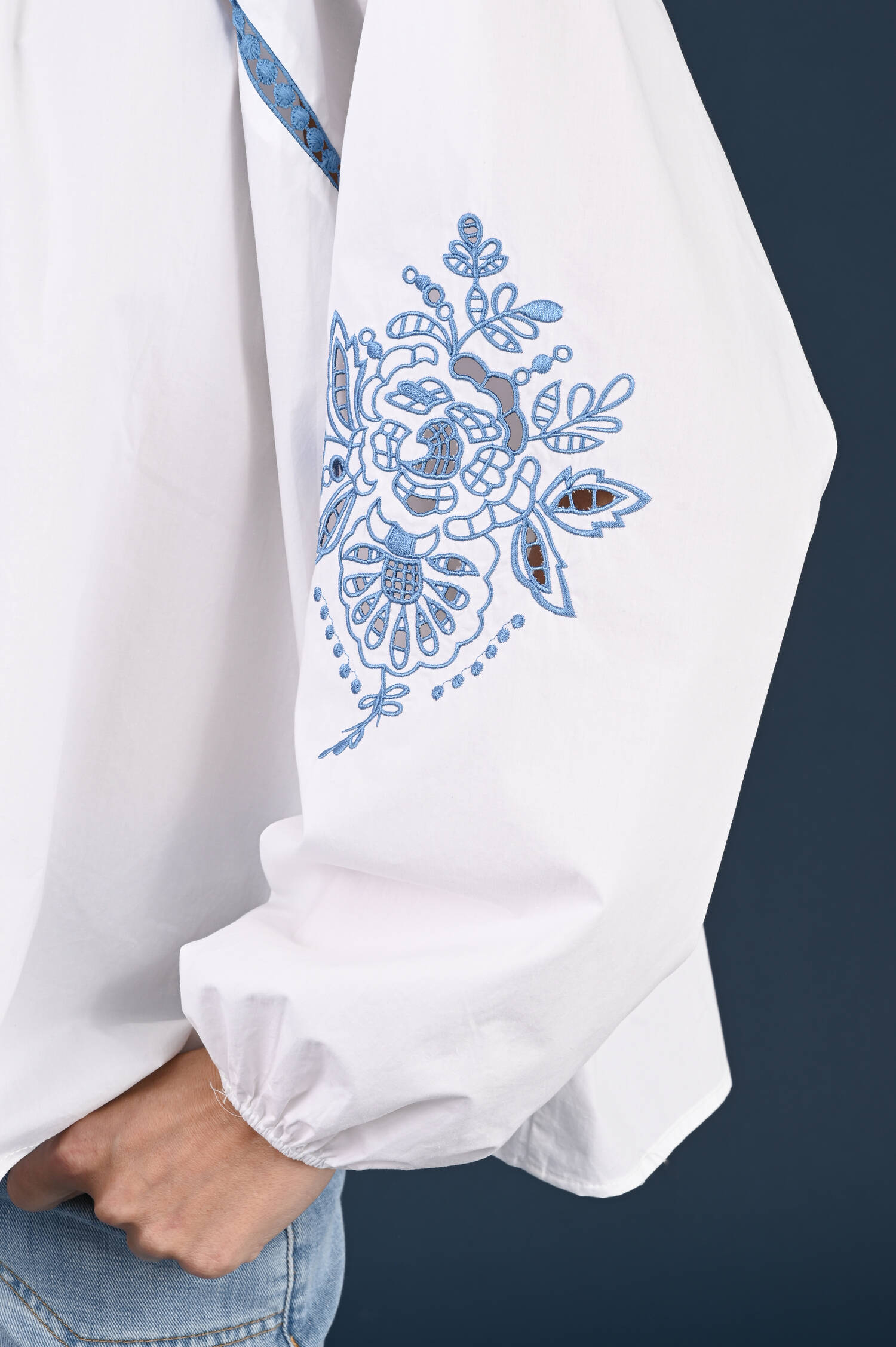 Ethno Tunika in Weiß/Blau Ethno Tunika in Weiß/Blau