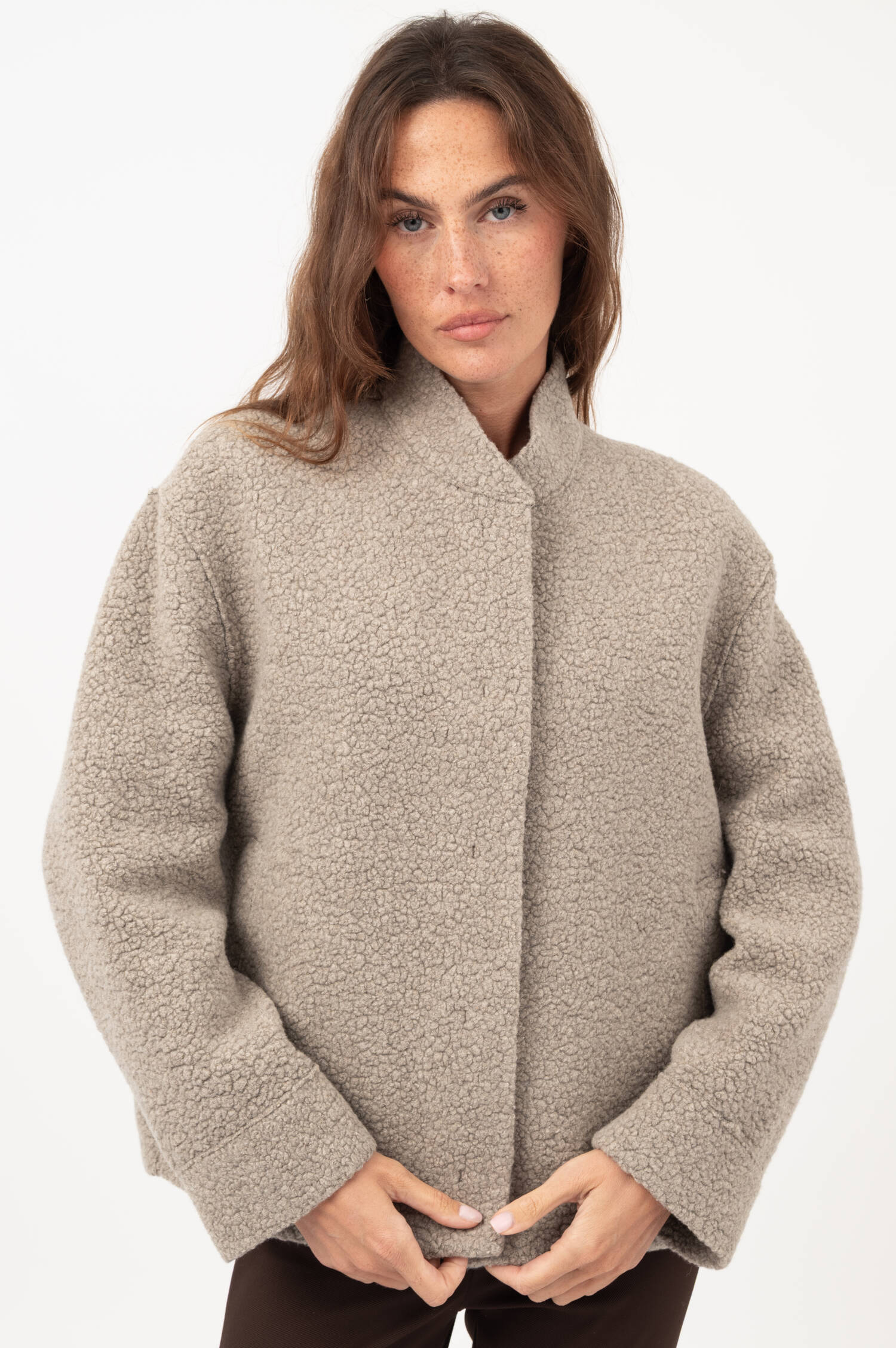 Bouclé Bomberjacke in Taupe Bouclé Bomberjacke in Taupe