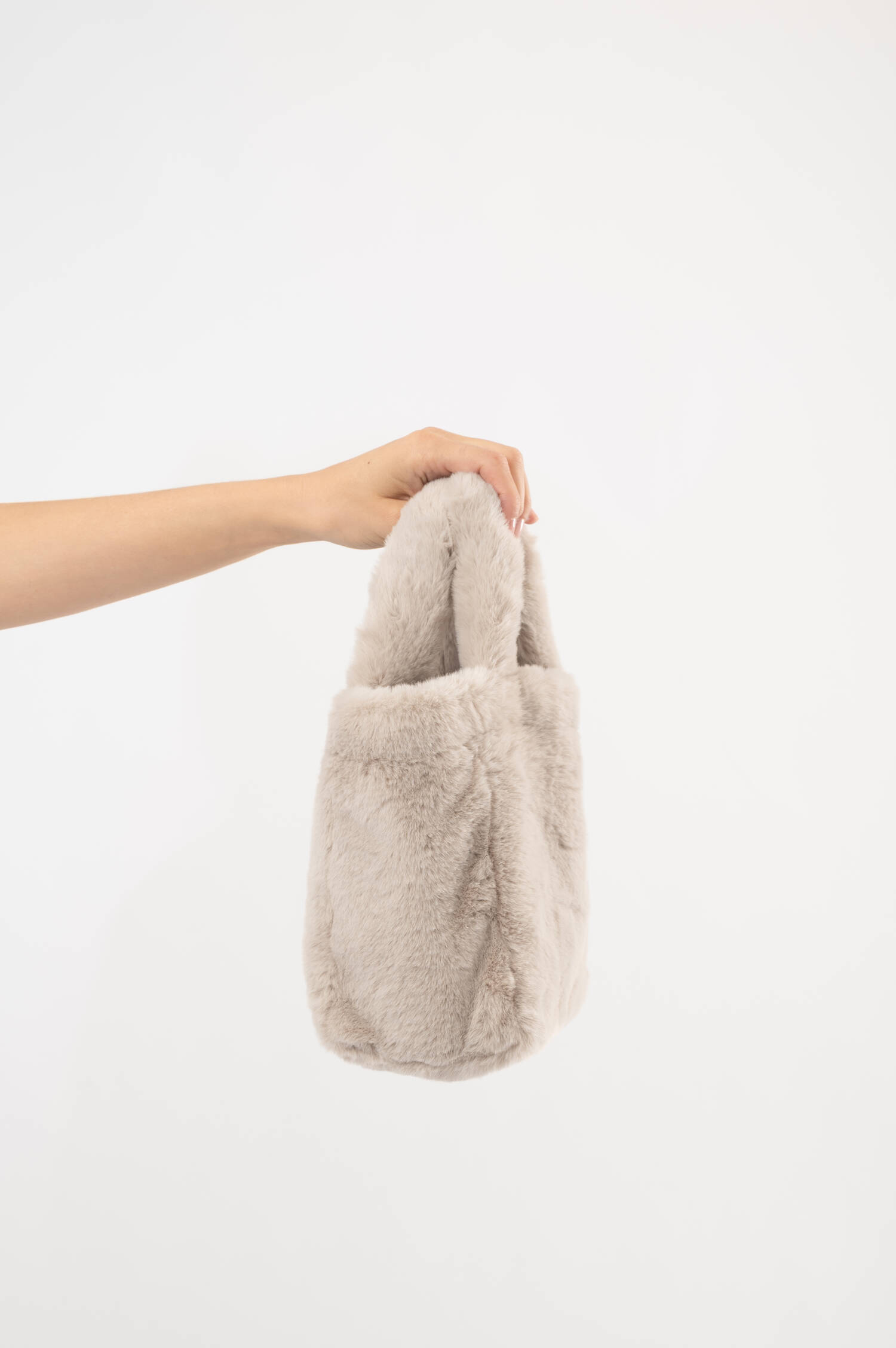 Faux Fur Tasche in Beige Faux Fur Tasche in Beige