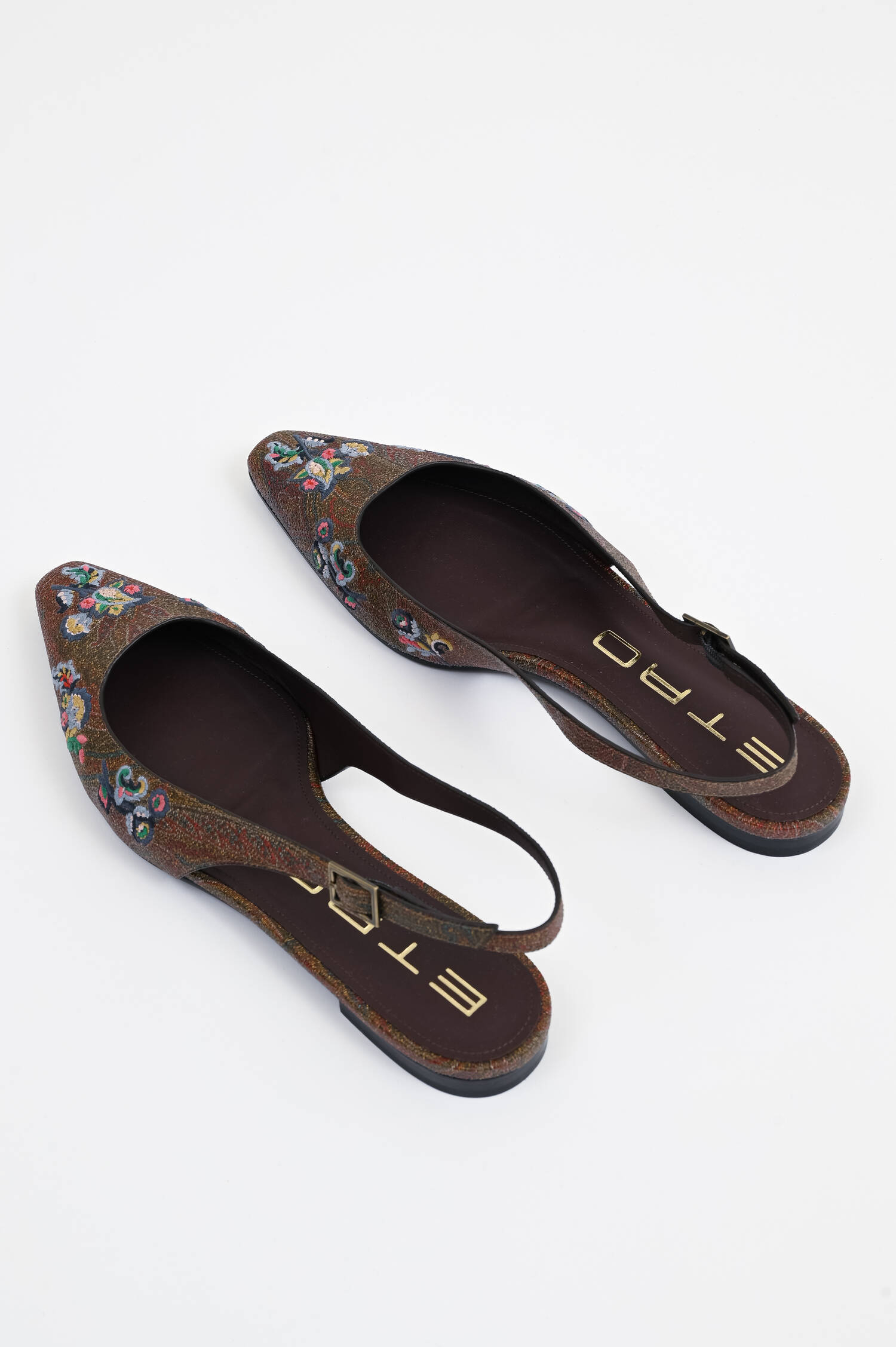 Sling-Ballerina mit Blumenstickerei in Braun