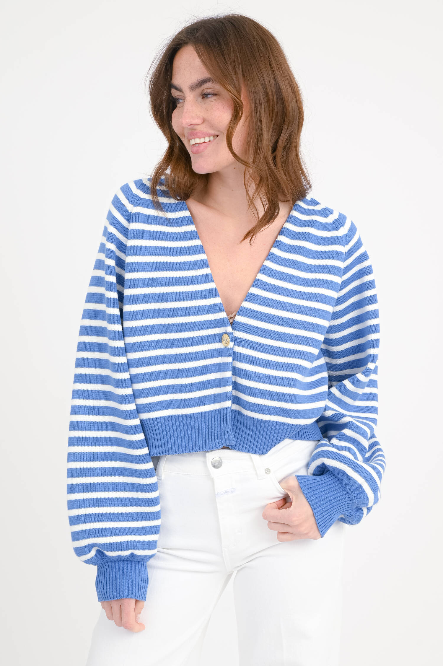 Gestreifte Strickweste aus Baumwolle in Blau/Weiß