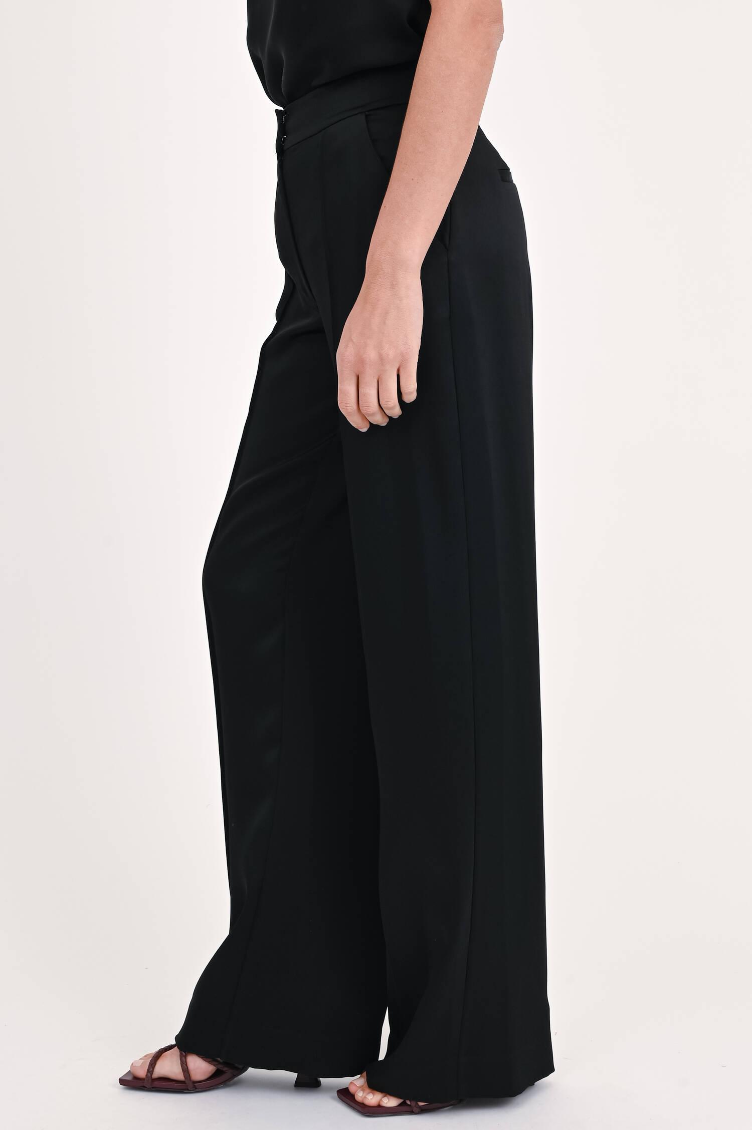 Weite Hose KYRA in Schwarz