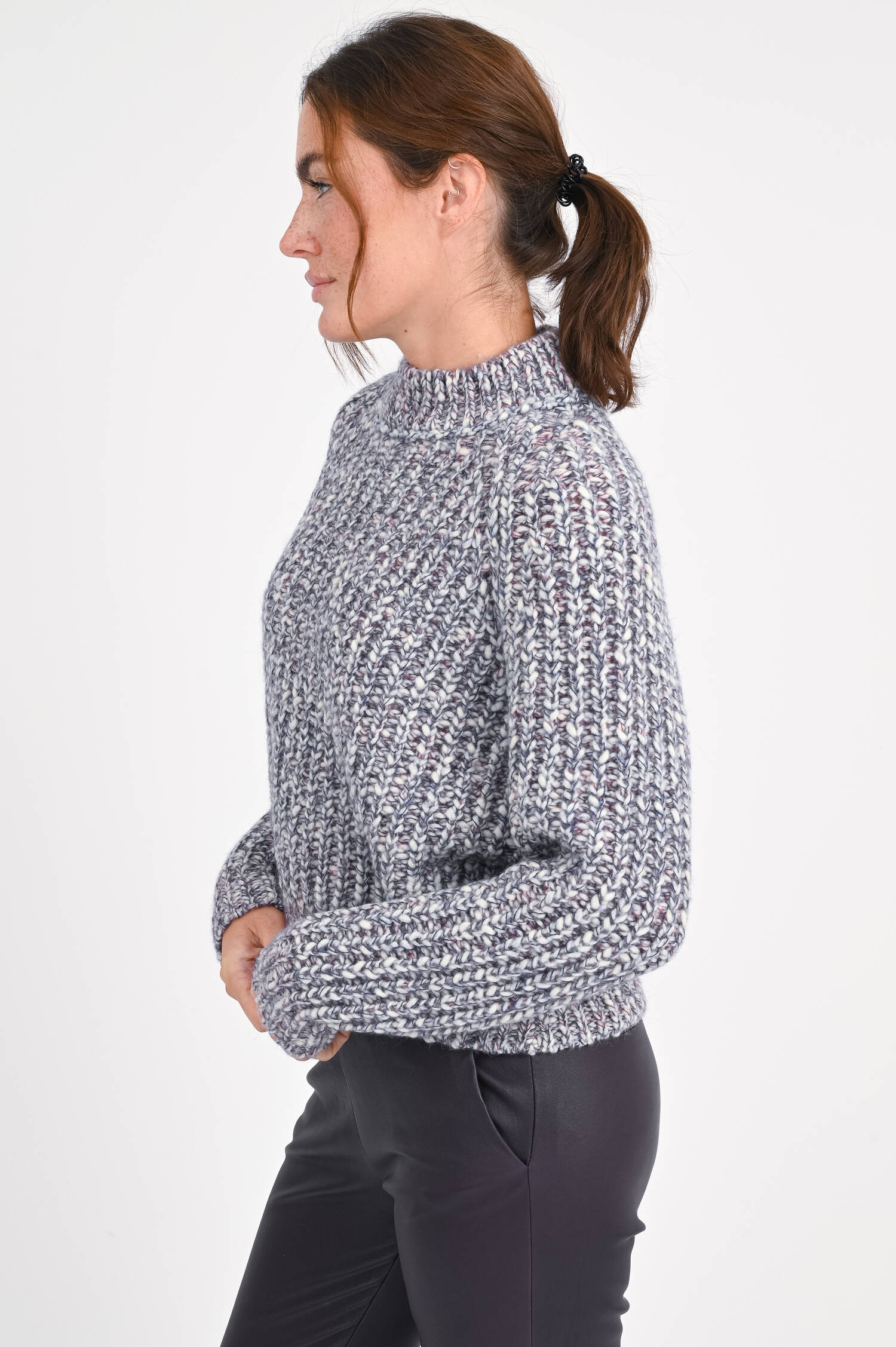 Strickpullover aus Woll-Mix in Grauviolett meliert