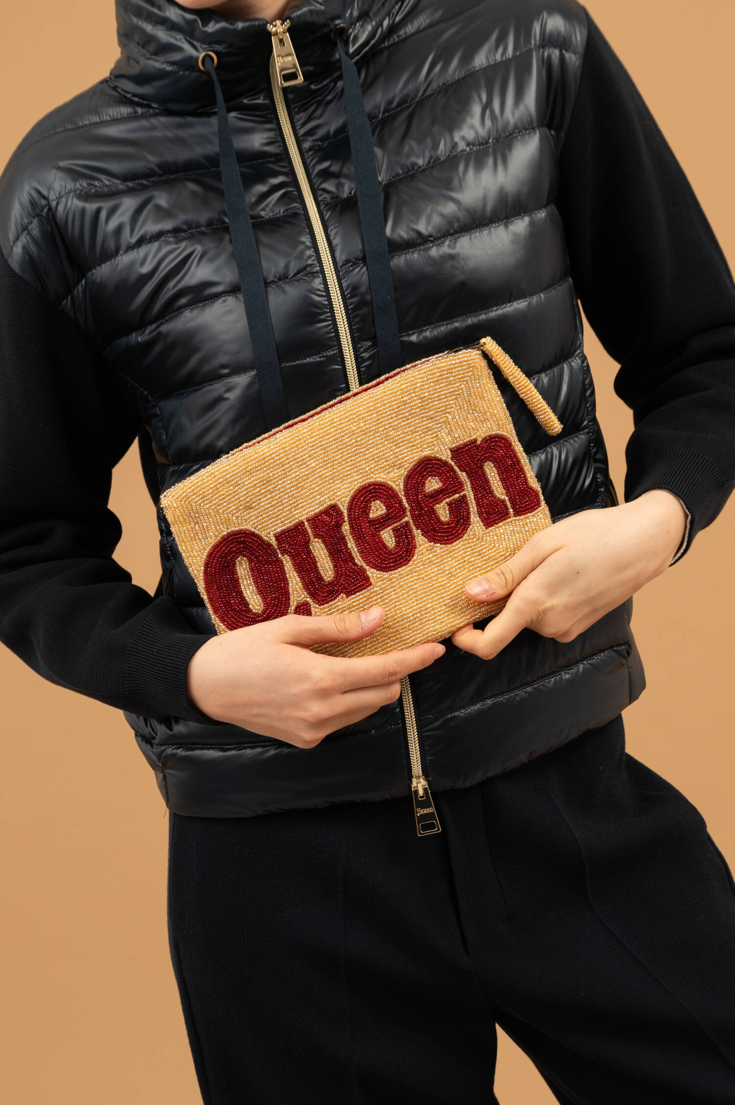 Perlen-Clutch QUEEN in Gold/Rot Perlen-Clutch QUEEN in Gold/Rot