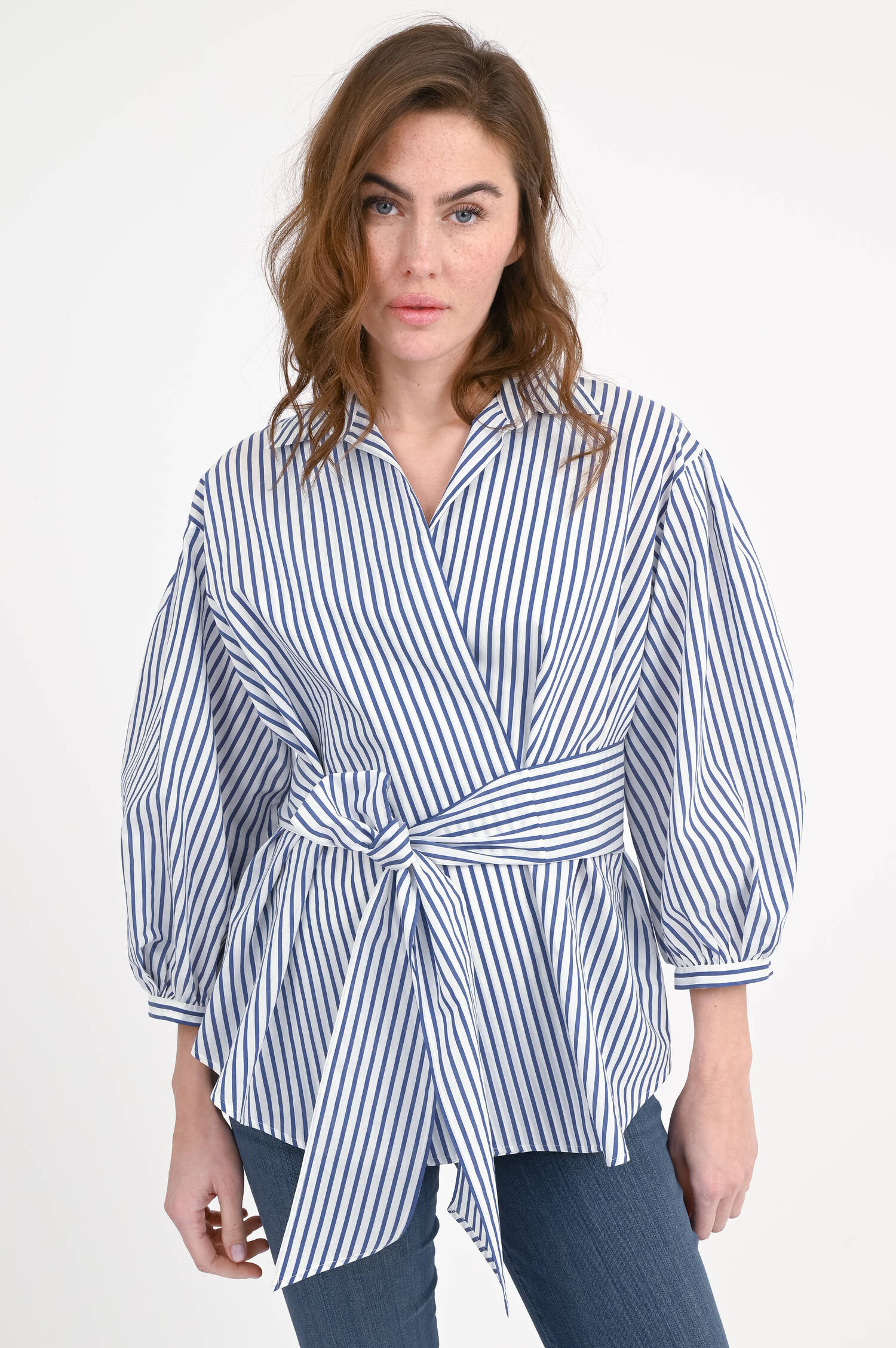 Asymmetrische Bluse CECI in Blau/Weiß gestreift
