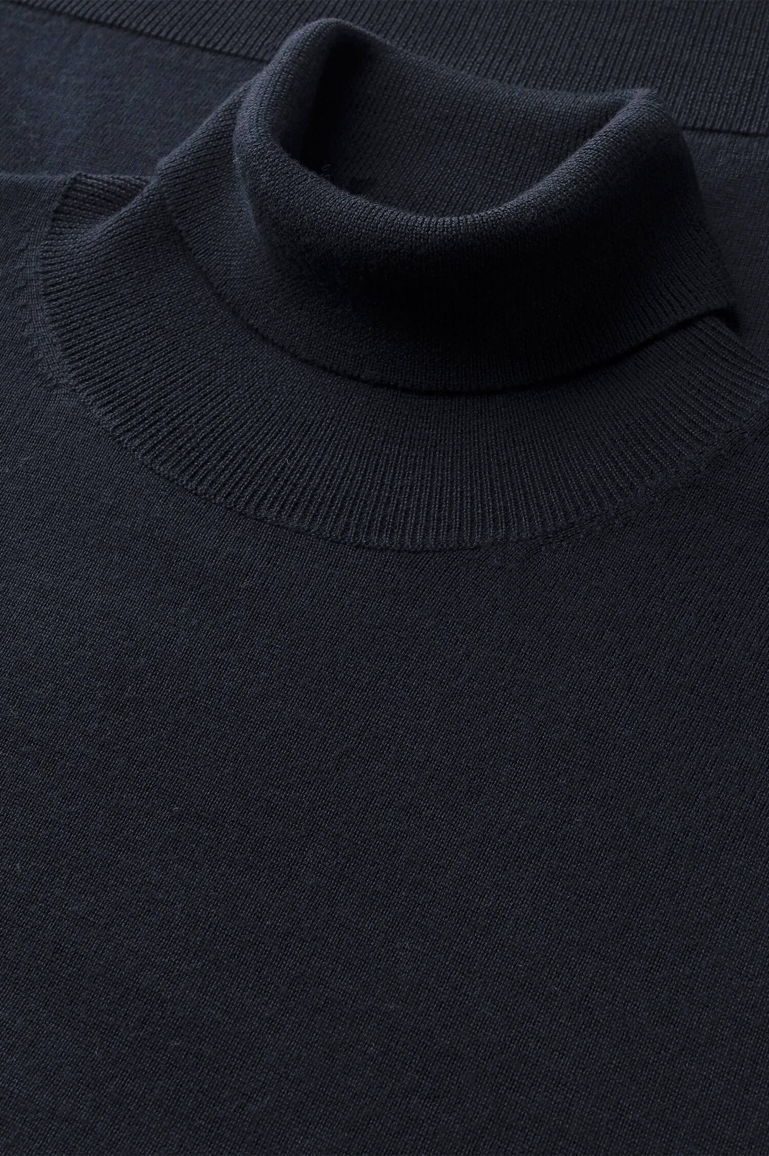 Feinstrick-Pullover in Navy