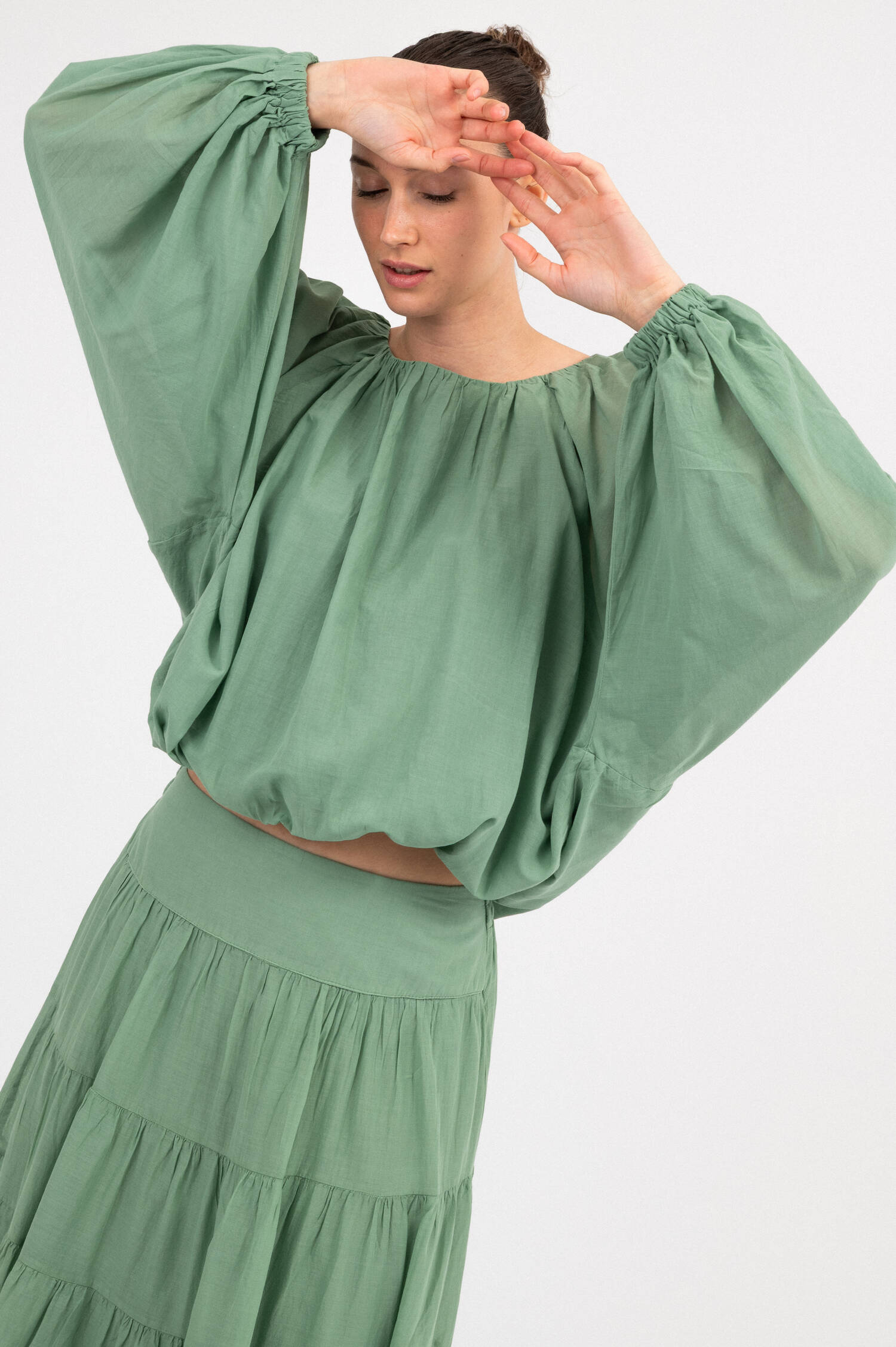 Schlupfbluse WILLOW in Salbeigrün Schlupfbluse WILLOW in Salbeigrün