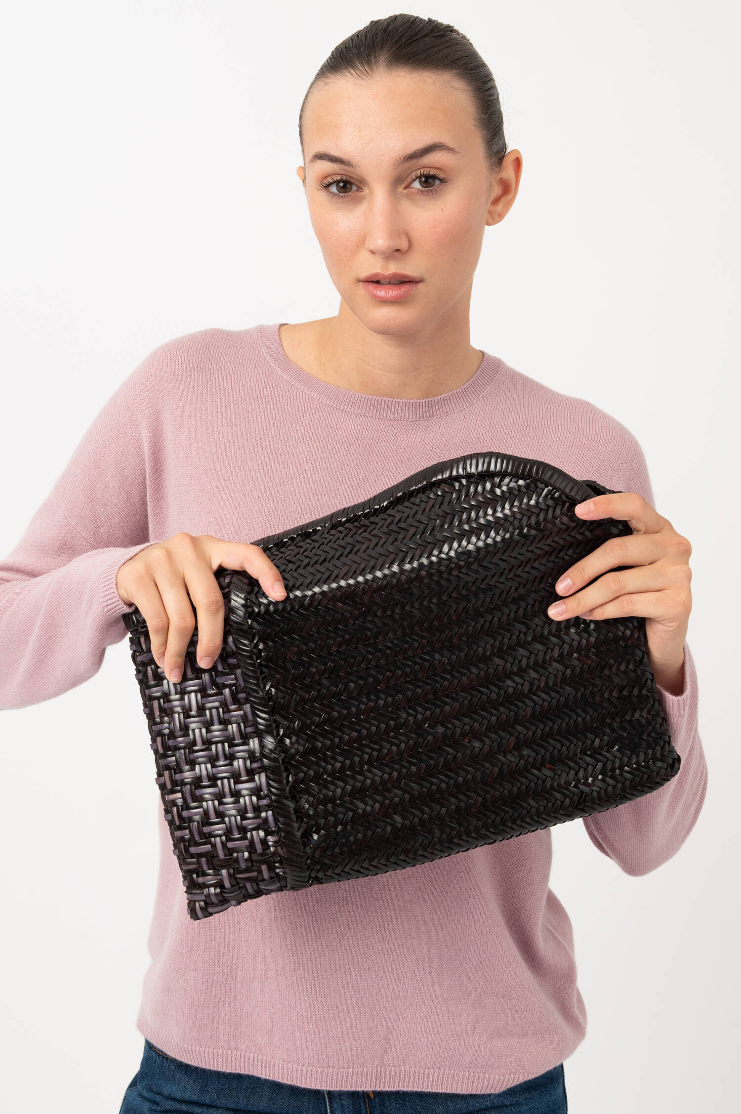 Geflochtene Leder-Clutch in Dunkelbraun Geflochtene Leder-Clutch in Dunkelbraun
