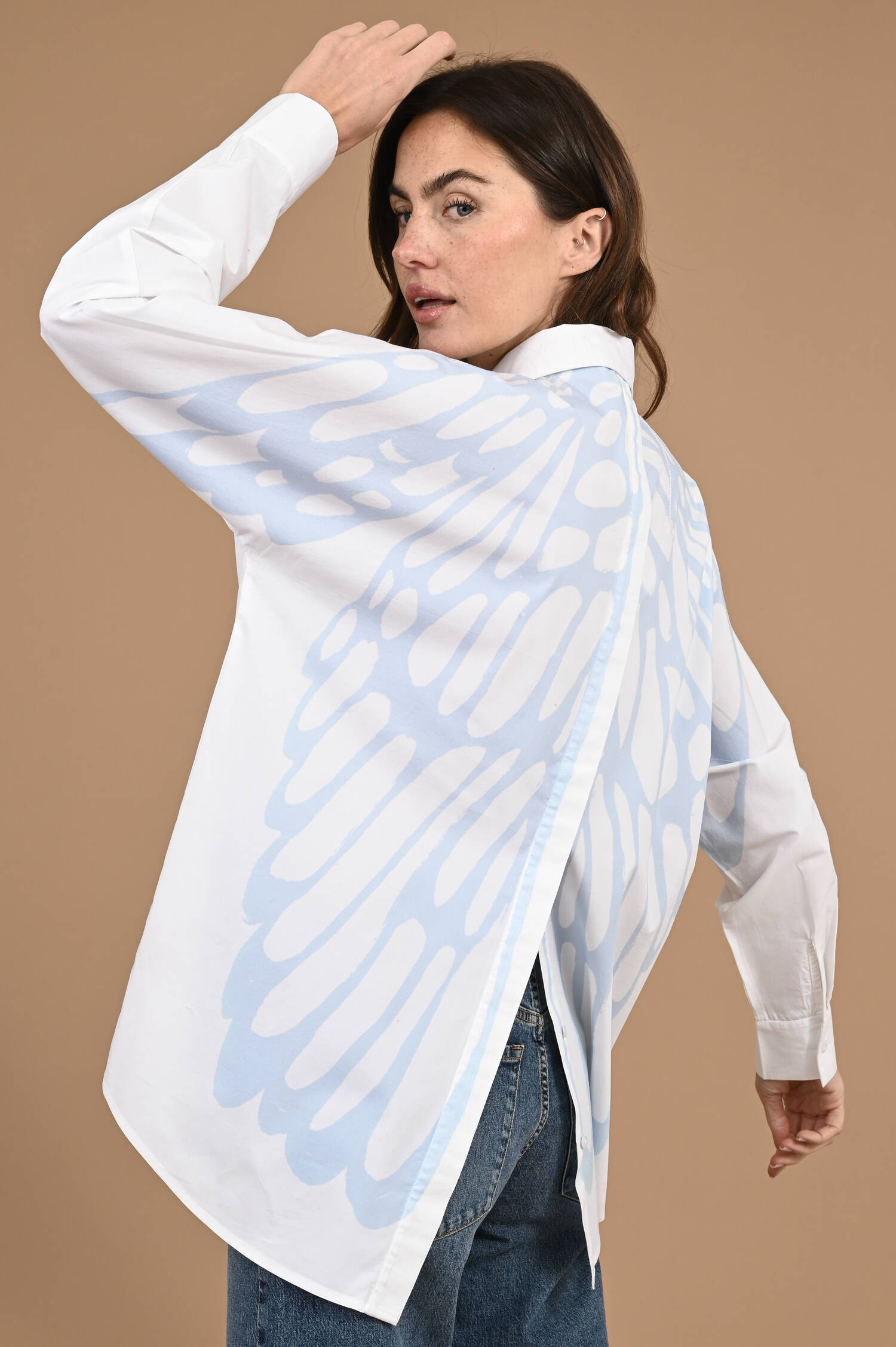 Bluse MARBEZ in Weiß/Eisblau