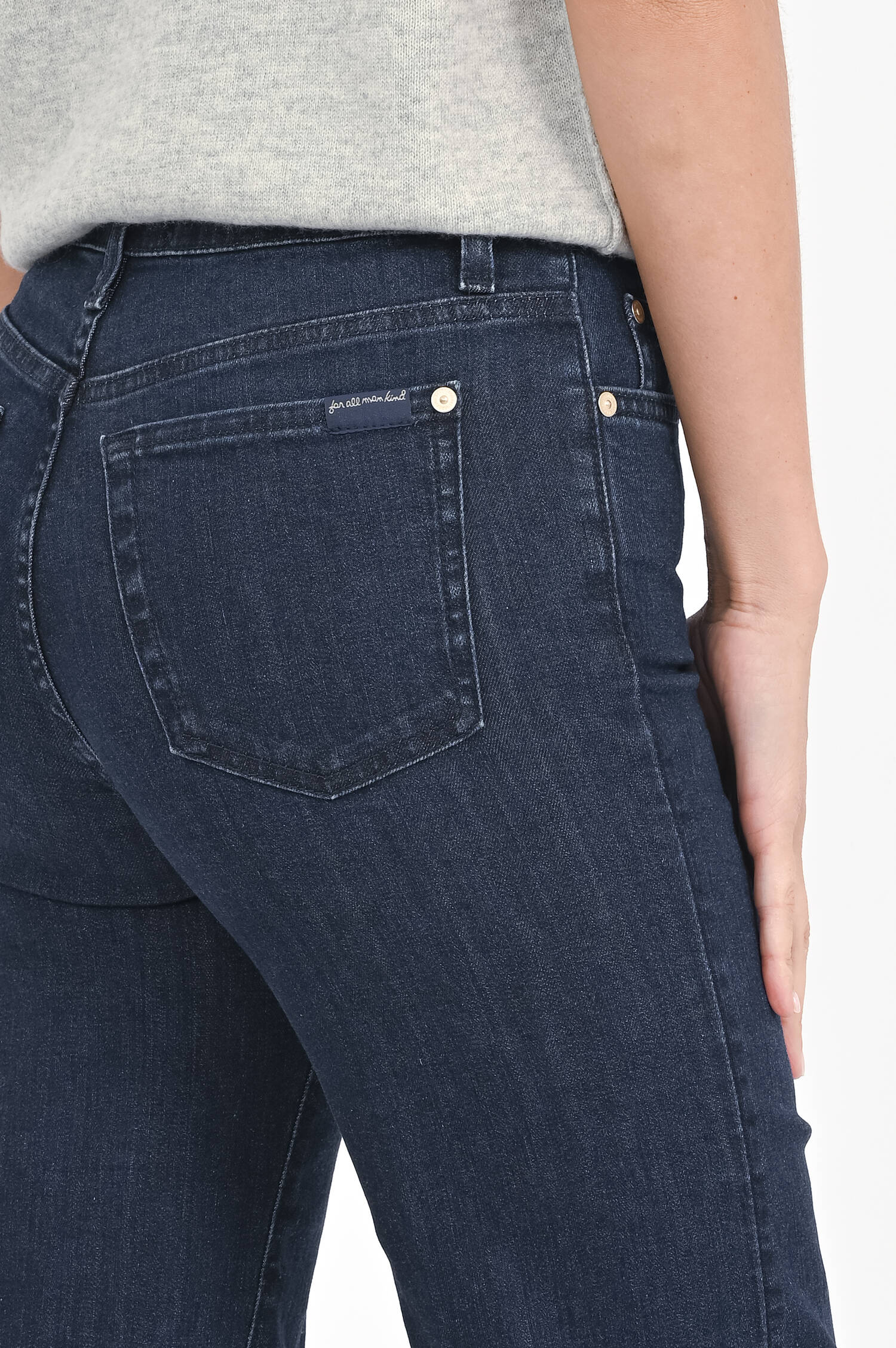 Flared Jeans MODERN DOJO in Dunkelblau Flared Jeans MODERN DOJO in Dunkelblau