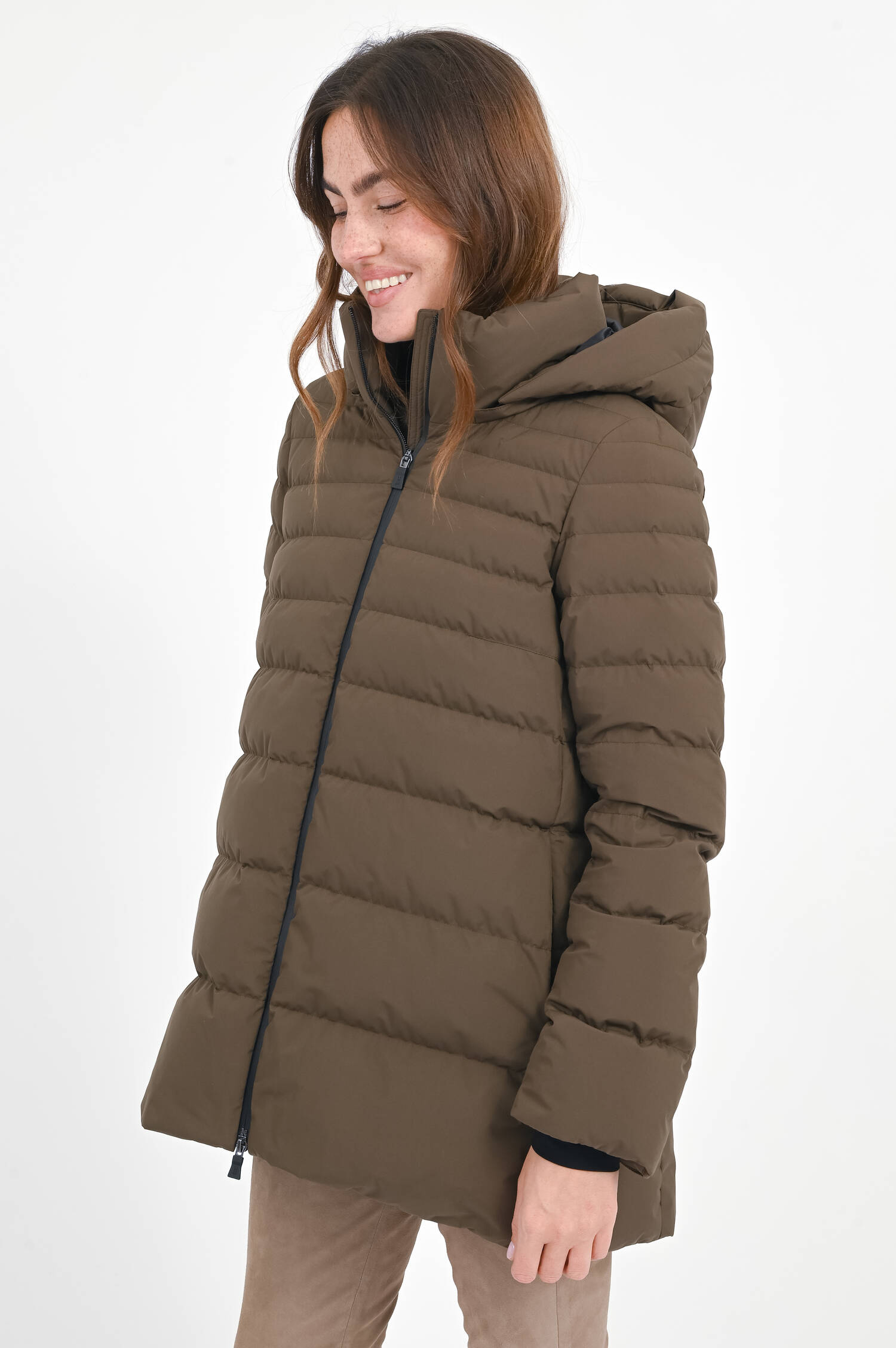 Daunen Kurzmantel mit Stepp-Optik in Schlamm Daunen Kurzmantel mit Stepp-Optik in Schlamm