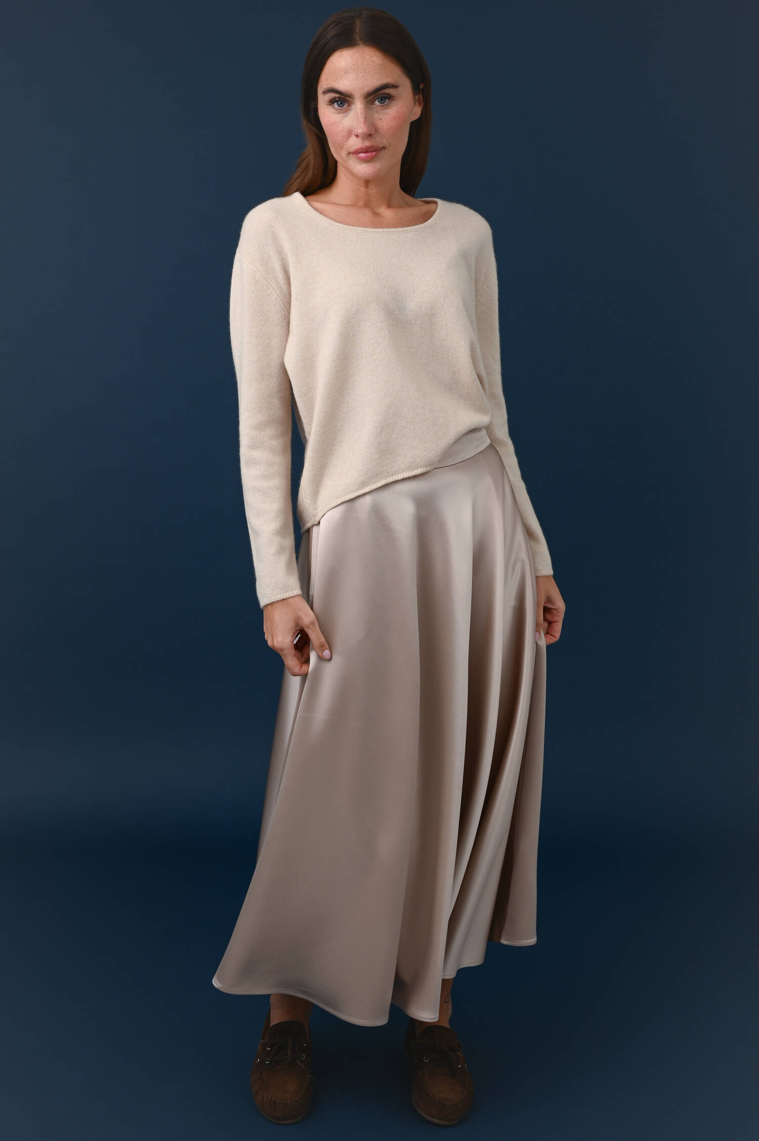 Rock mit Satinoptik in Taupe Rock mit Satinoptik in Taupe