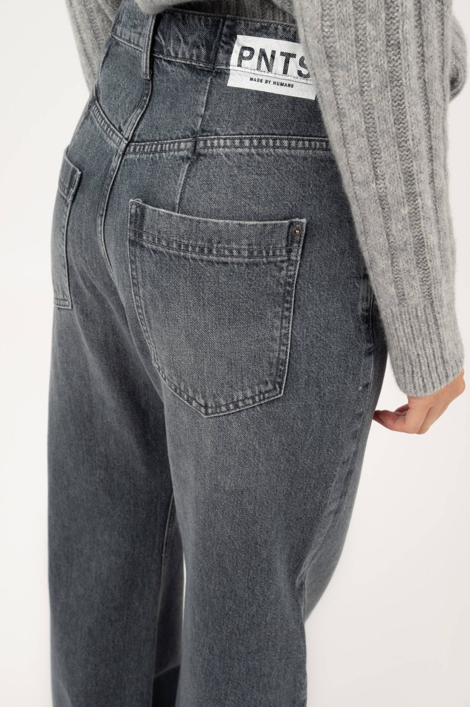 Baggy-Wide-Bootcut-Jeans OVER THE CUT in Grau Baggy-Wide-Bootcut-Jeans OVER THE CUT in Grau