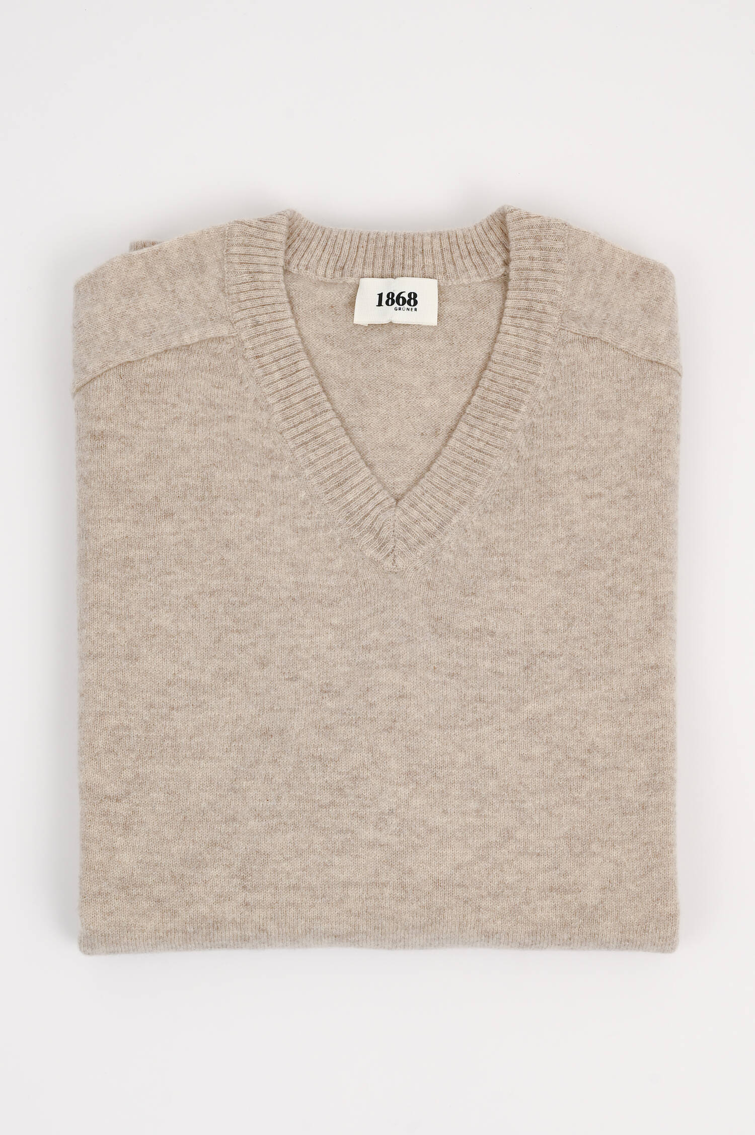 Cashmere V-Neck Pullover in Beige Cashmere V-Neck Pullover in Beige