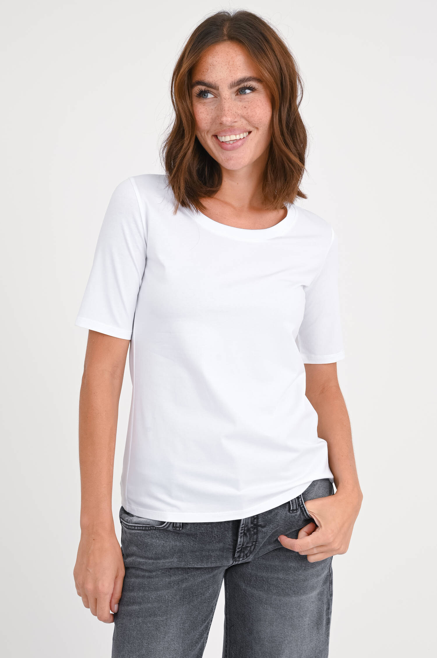 T-Shirt JANE mit verlängertem Kurzarm in Weiß T-Shirt JANE mit verlängertem Kurzarm in Weiß